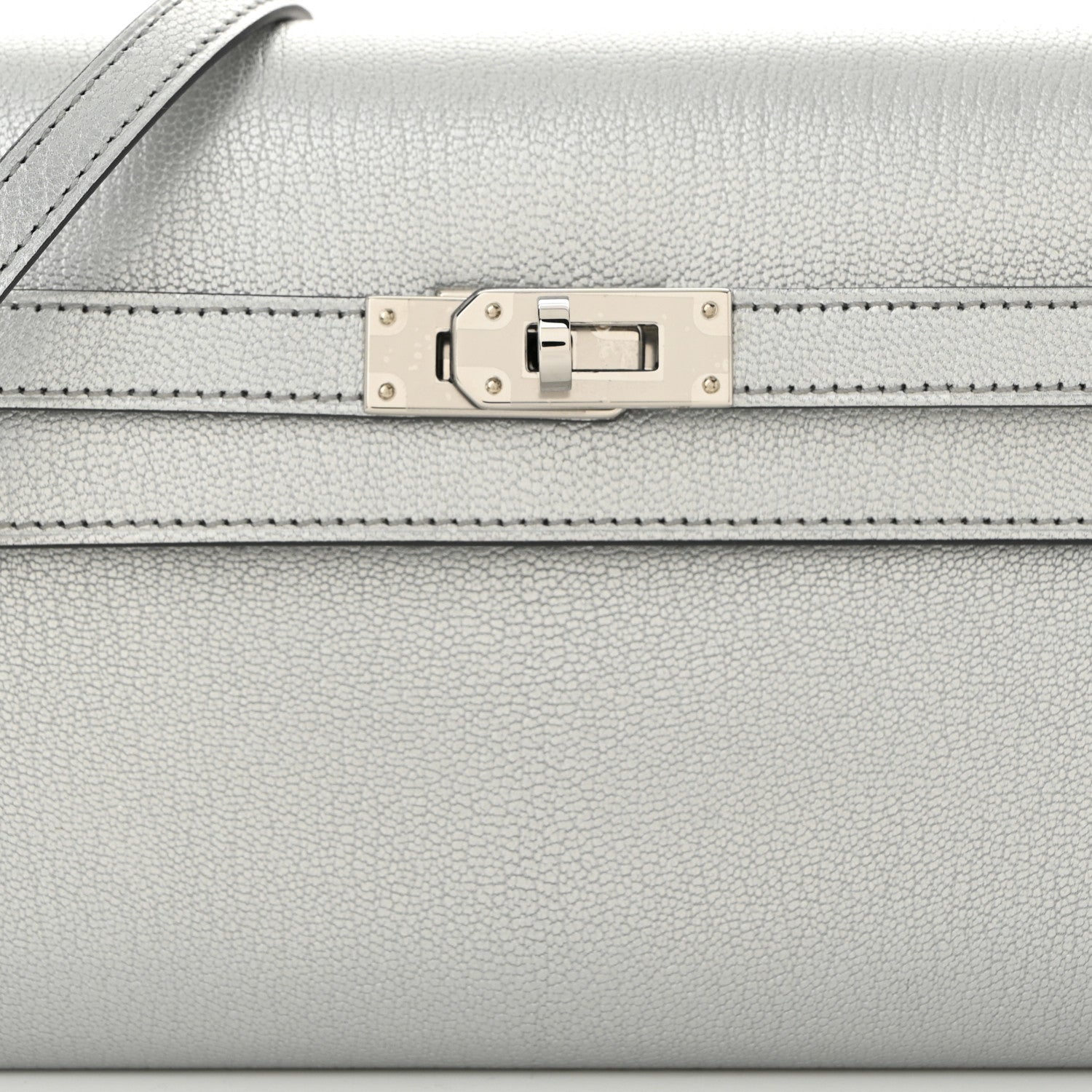 Metallic Chevre Chamkilight Kelly Wallet To Go Argent