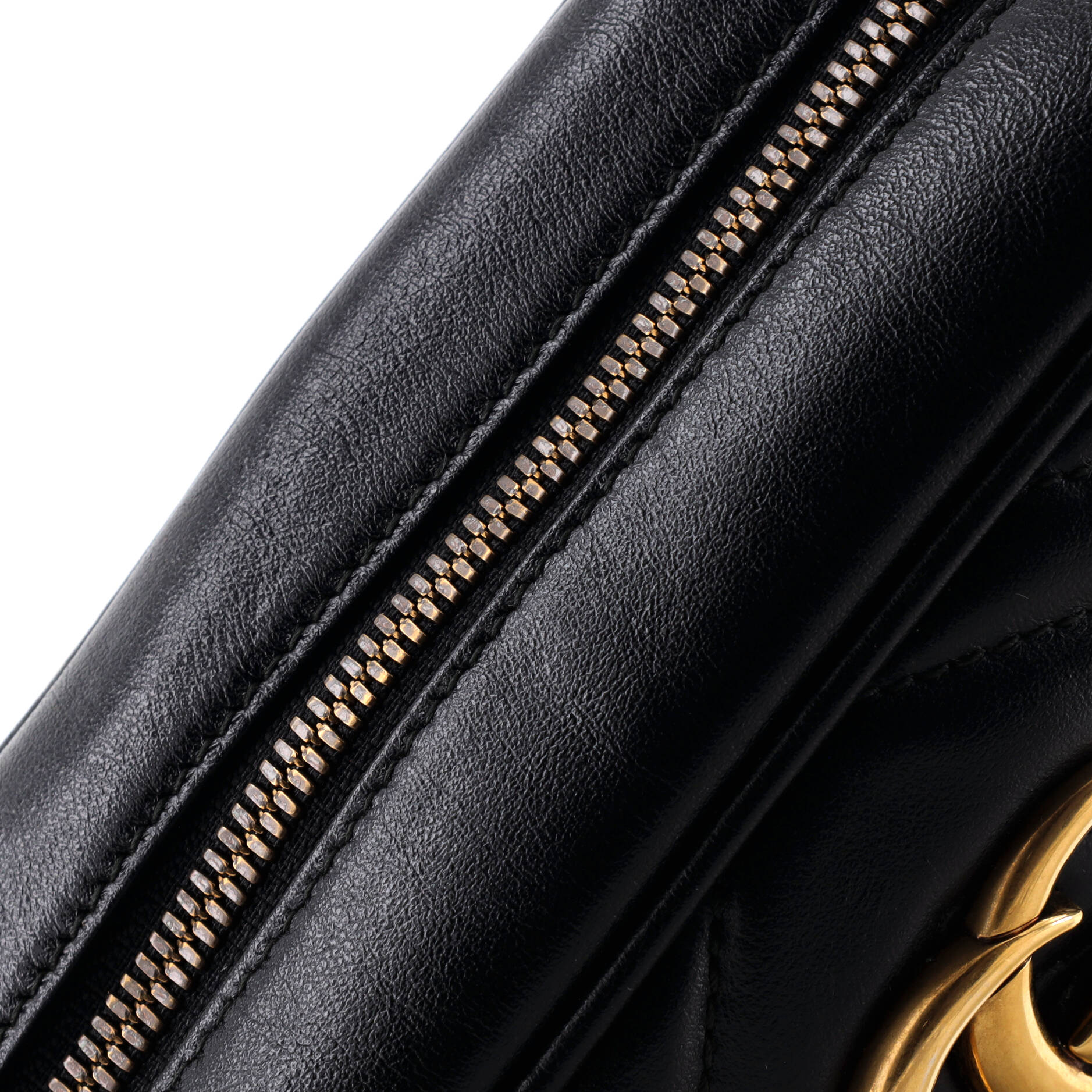 GG Marmont Shoulder Bag Matelasse Leather Small