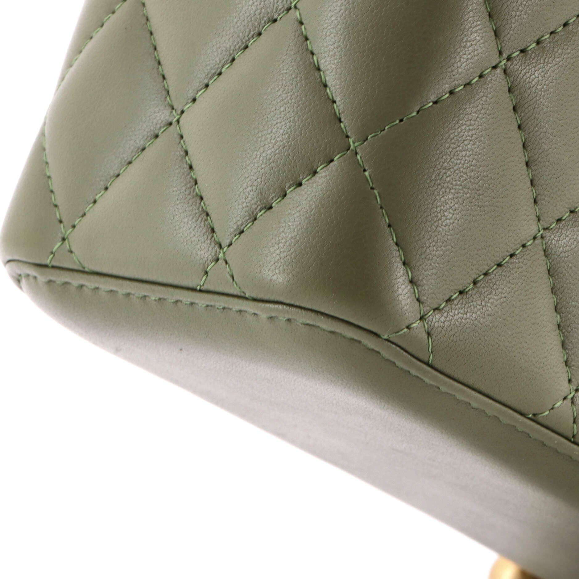 Pearl Crush Vanity Case with Chain Quilted Lambskin Small