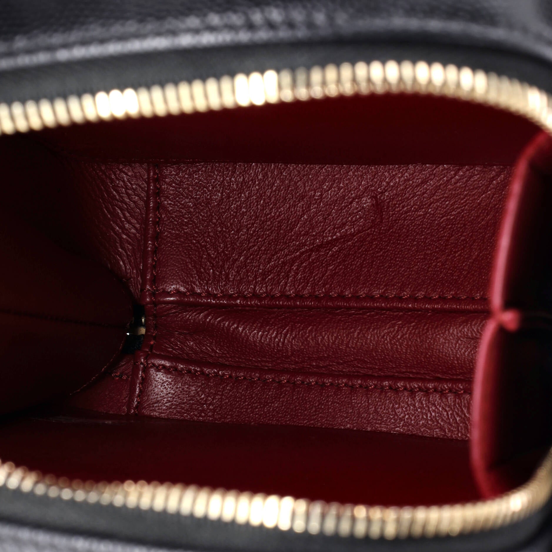 Filigree Vertical Vanity Case Quilted Caviar