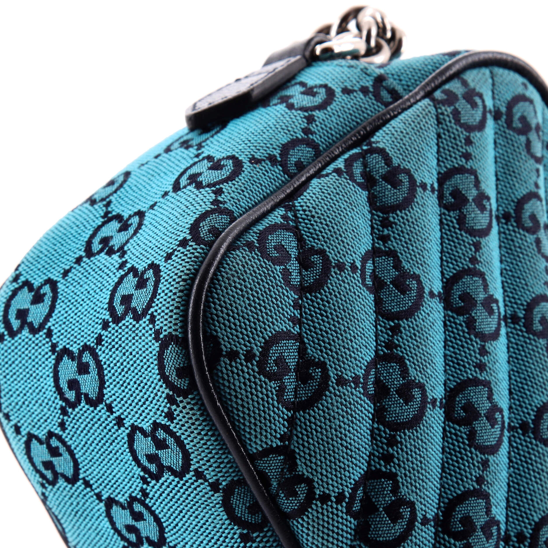 GG Marmont Shoulder Bag Diagonal Quilted GG Canvas with Leather Small
