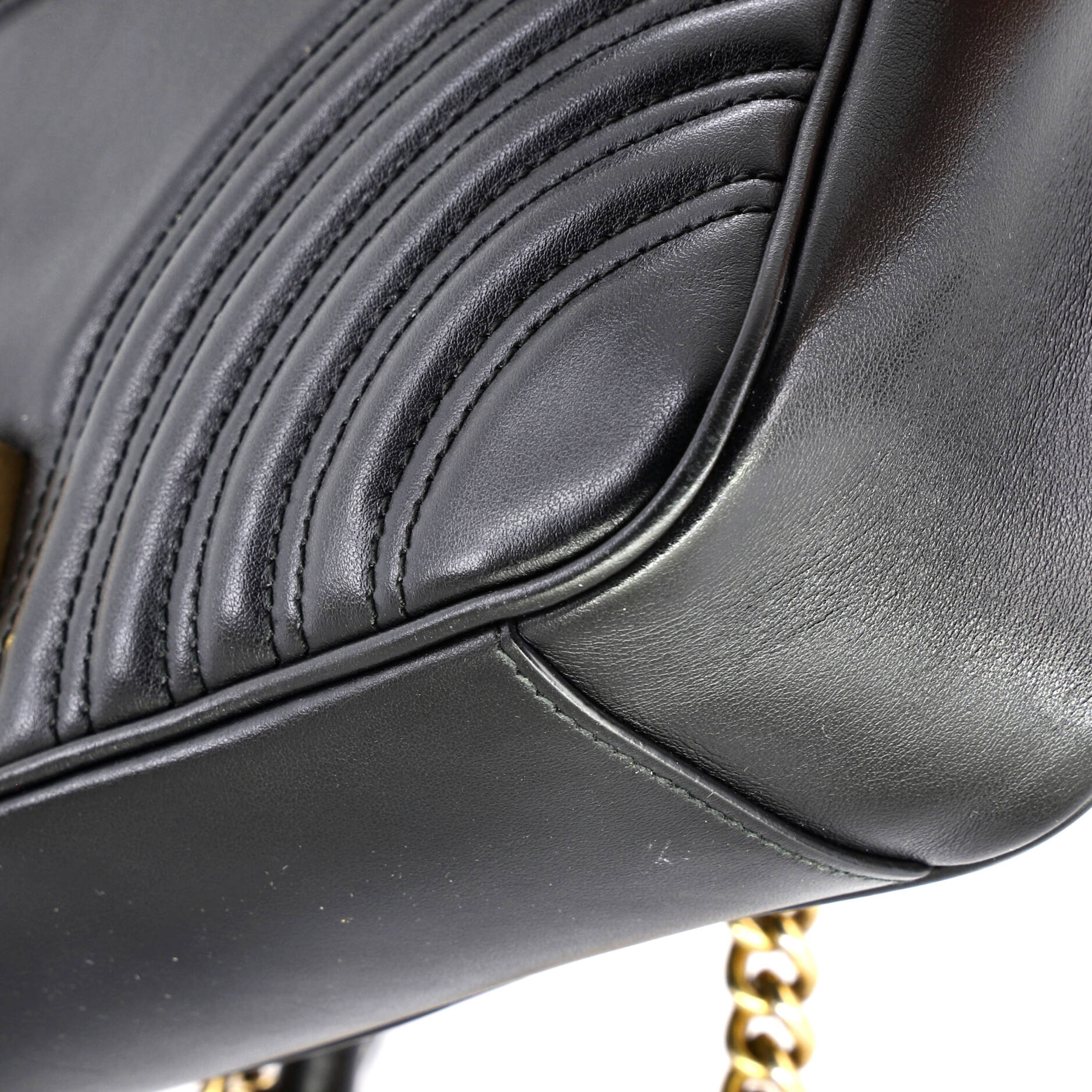 GG Marmont Flap Bag Matelasse Leather Medium
