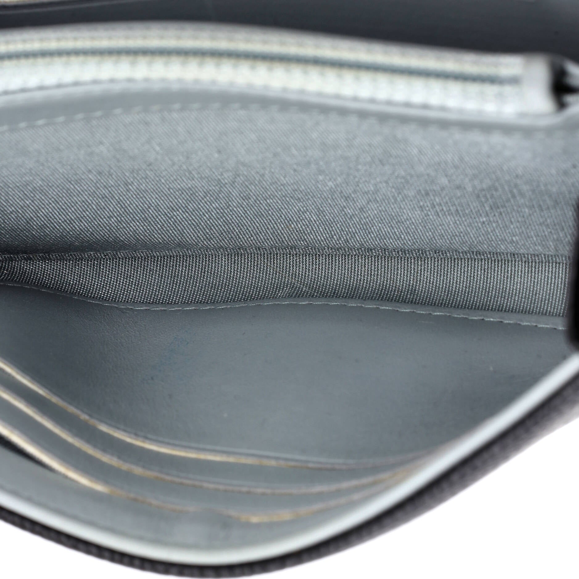 Thread Around Flap Wallet Quilted Caviar Compact
