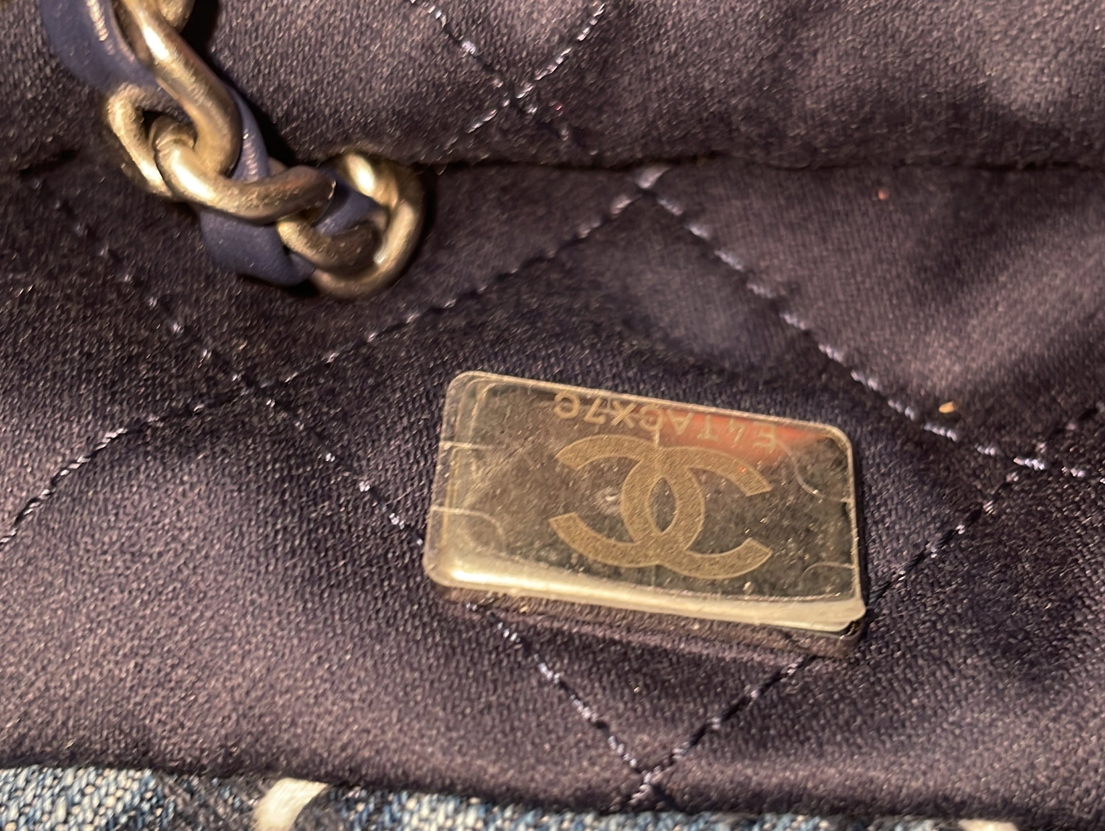 22 Chain Hobo Quilted Stitched Denim Mini