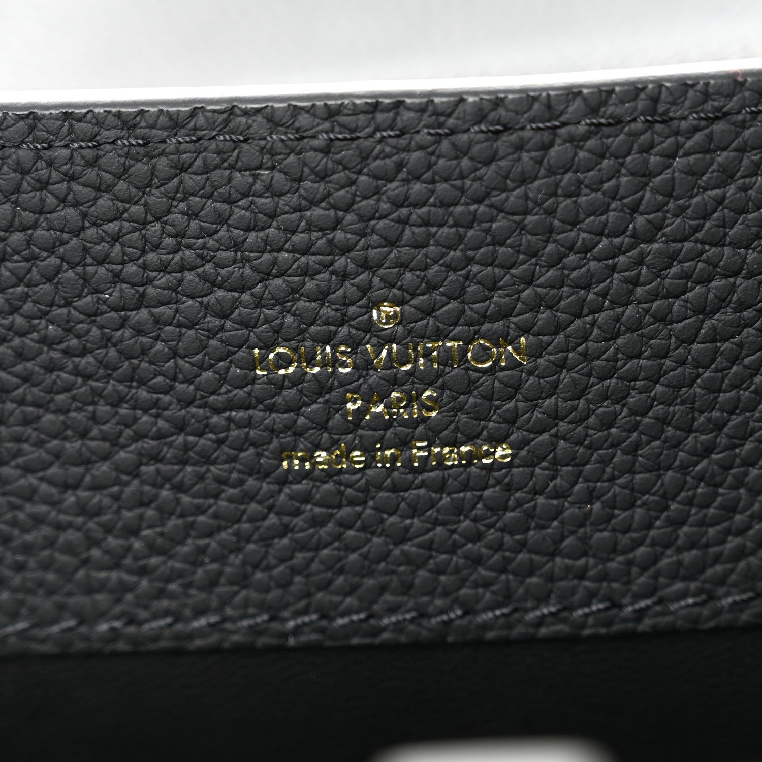 Taurillon Capucines East West MM Matte Black
