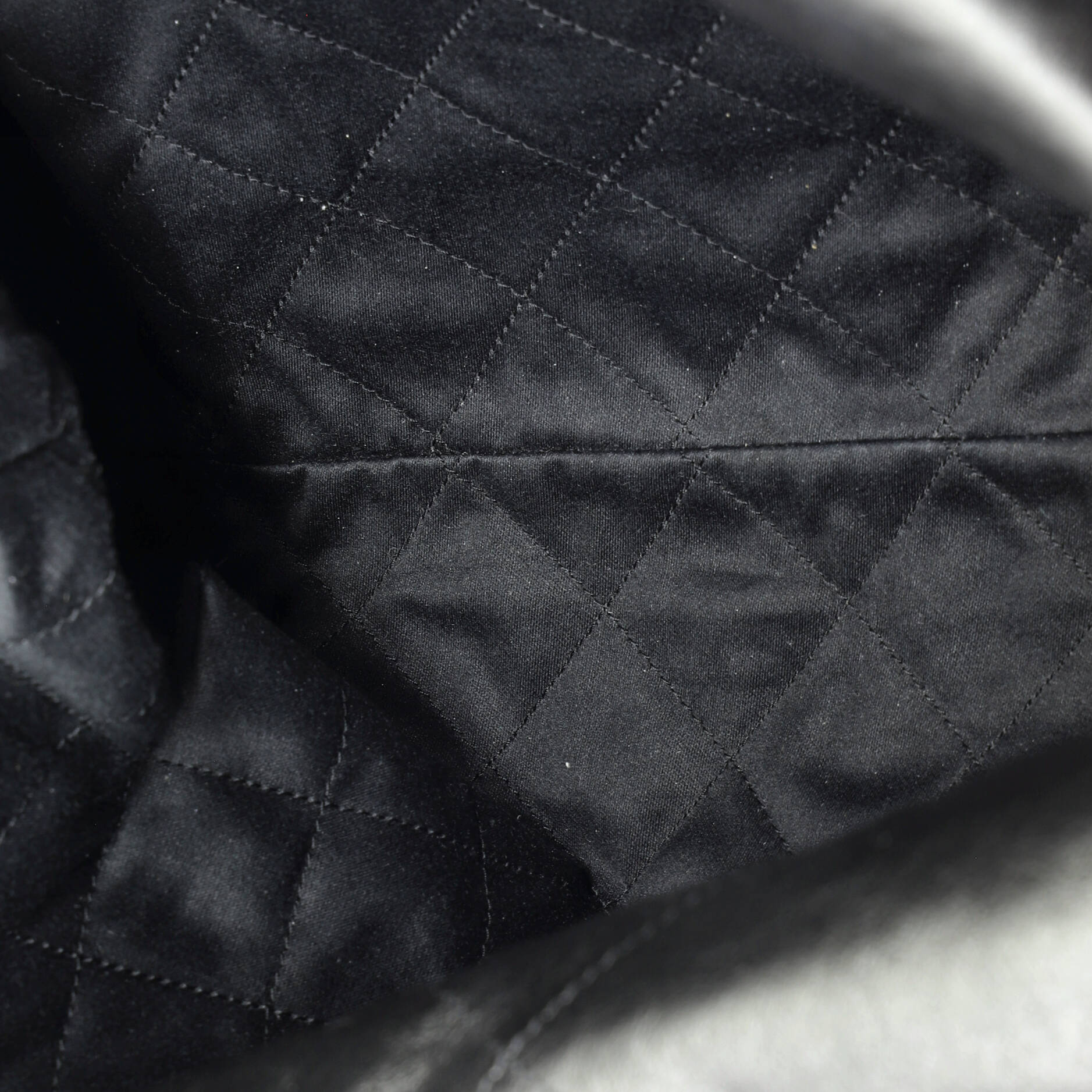 22 Chain Hobo Quilted Calfskin Small