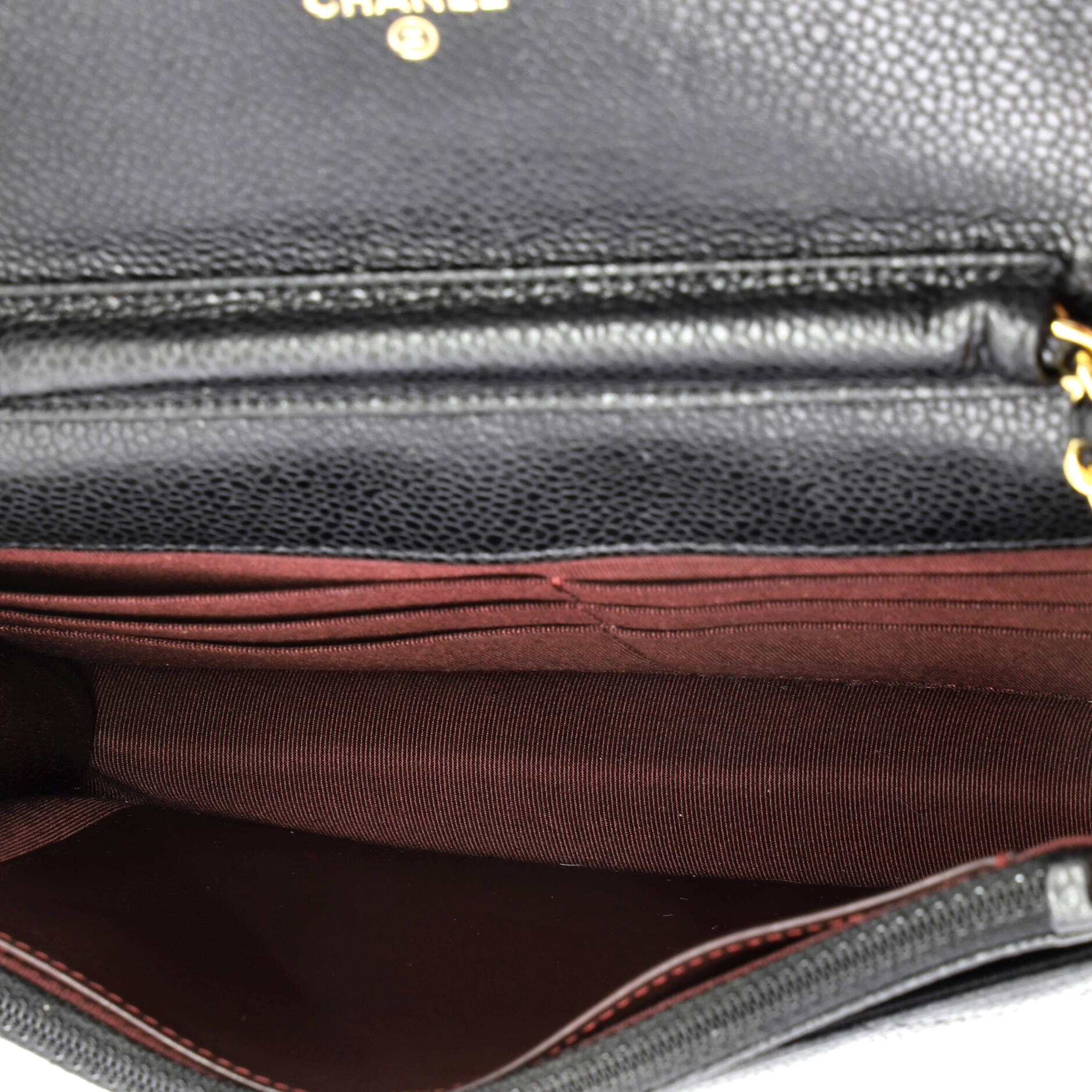Wallet on Chain Quilted Caviar