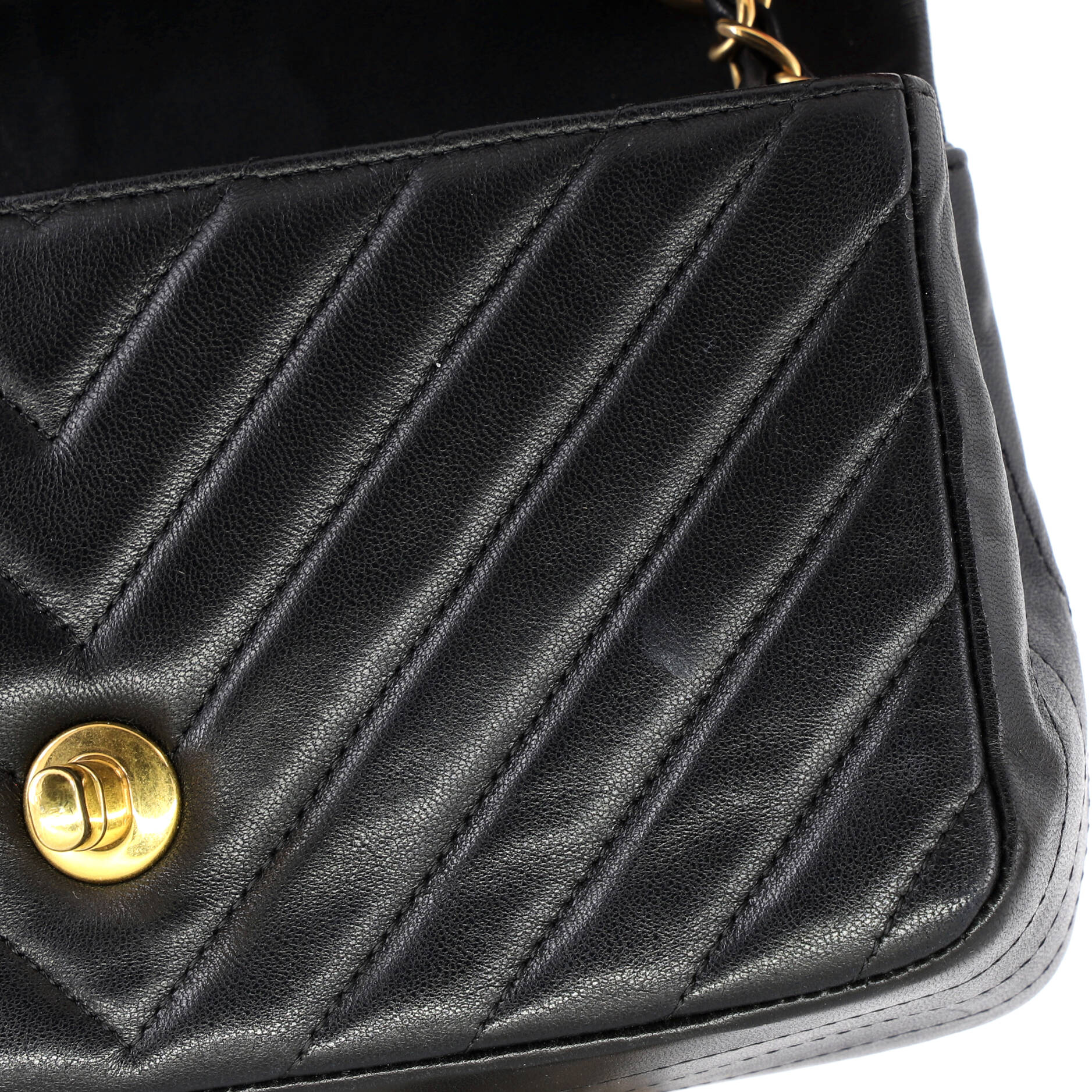 Classic Single Flap Bag Chevron Lambskin Mini