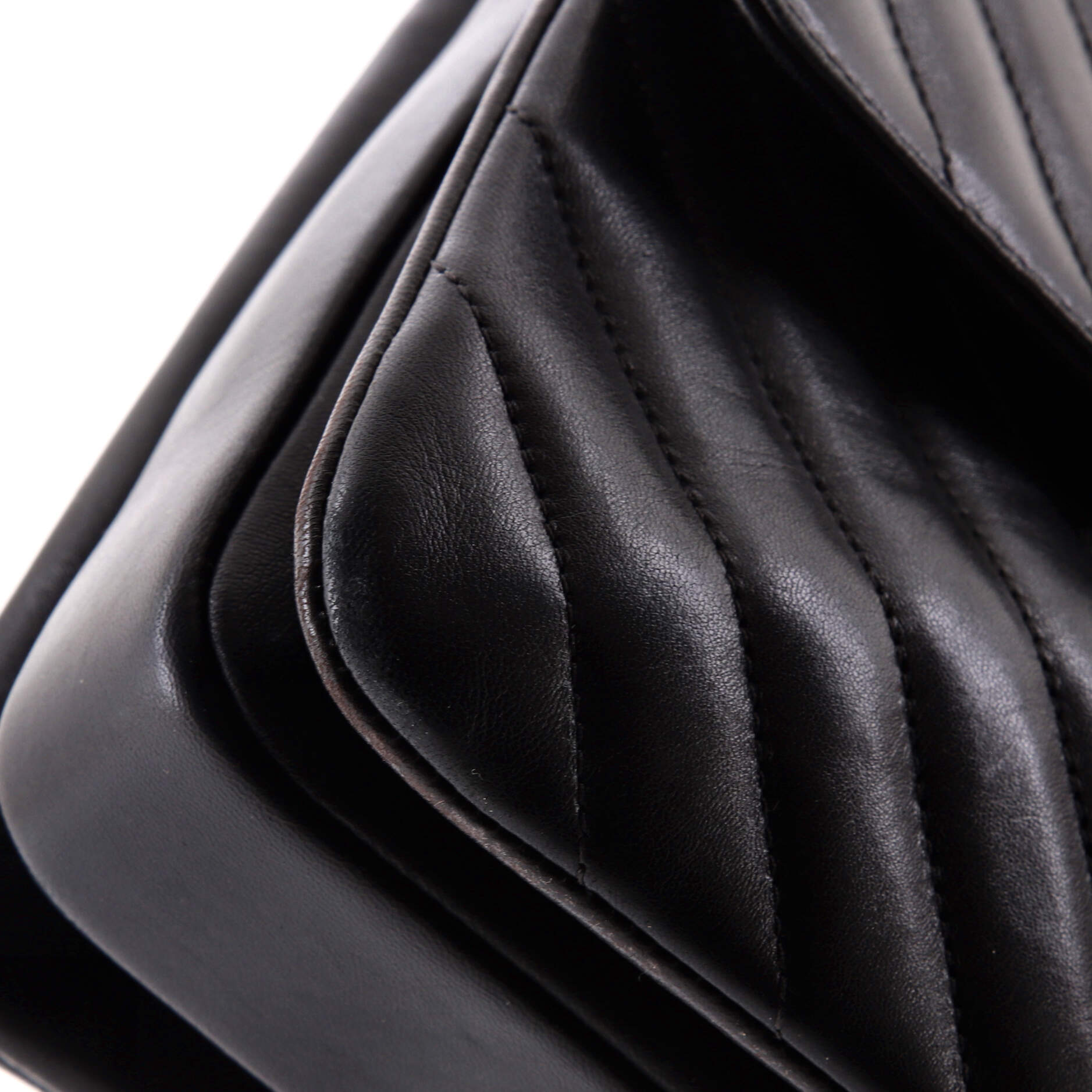 Trendy CC Top Handle Bag Chevron Lambskin Medium