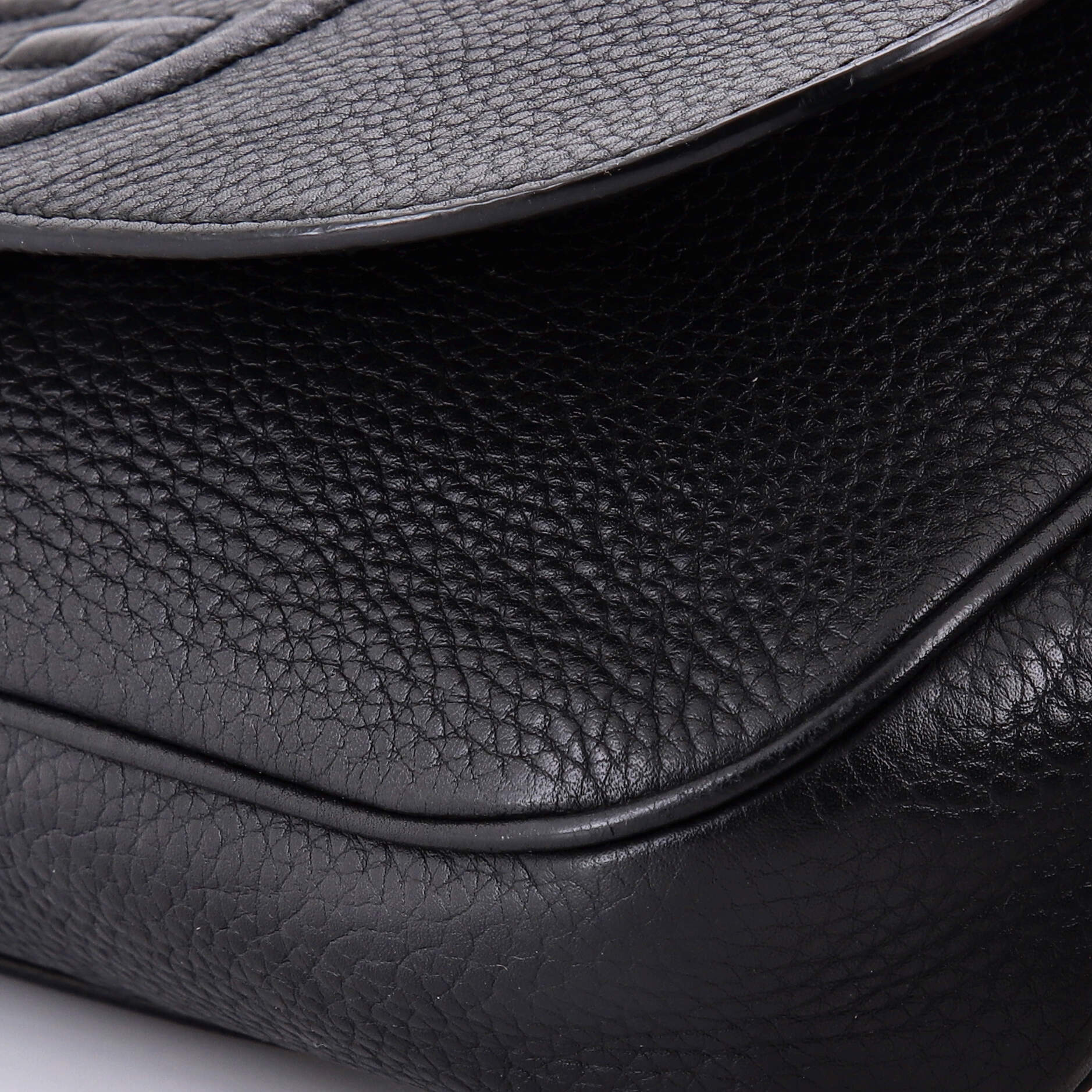 Soho Chain Crossbody Bag Leather Medium