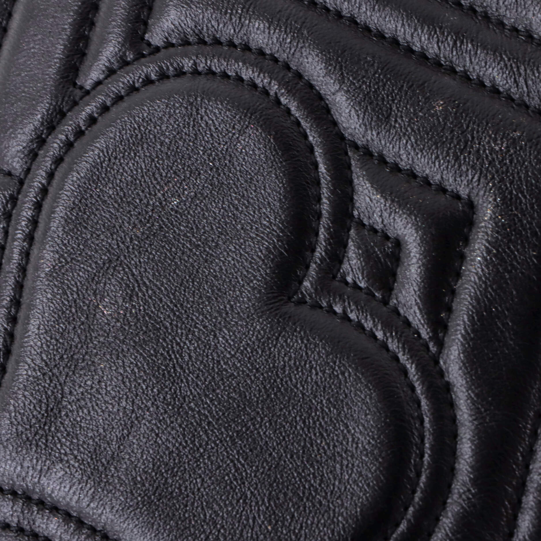 GG Marmont Clutch Matelasse Leather