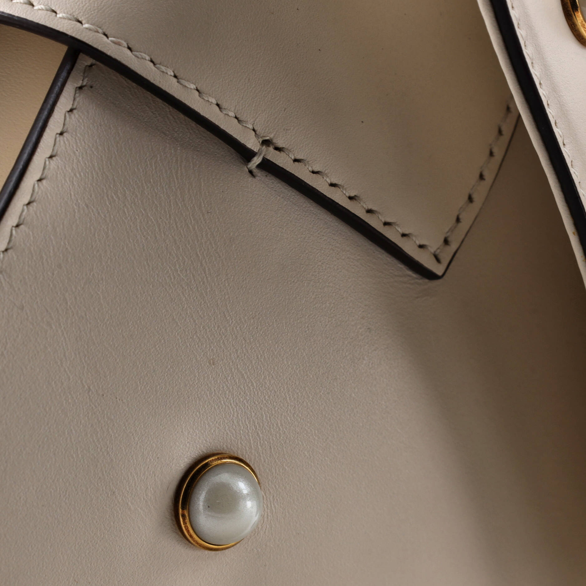 Broadway Pearly Bee Shoulder Bag Embellished Leather Mini