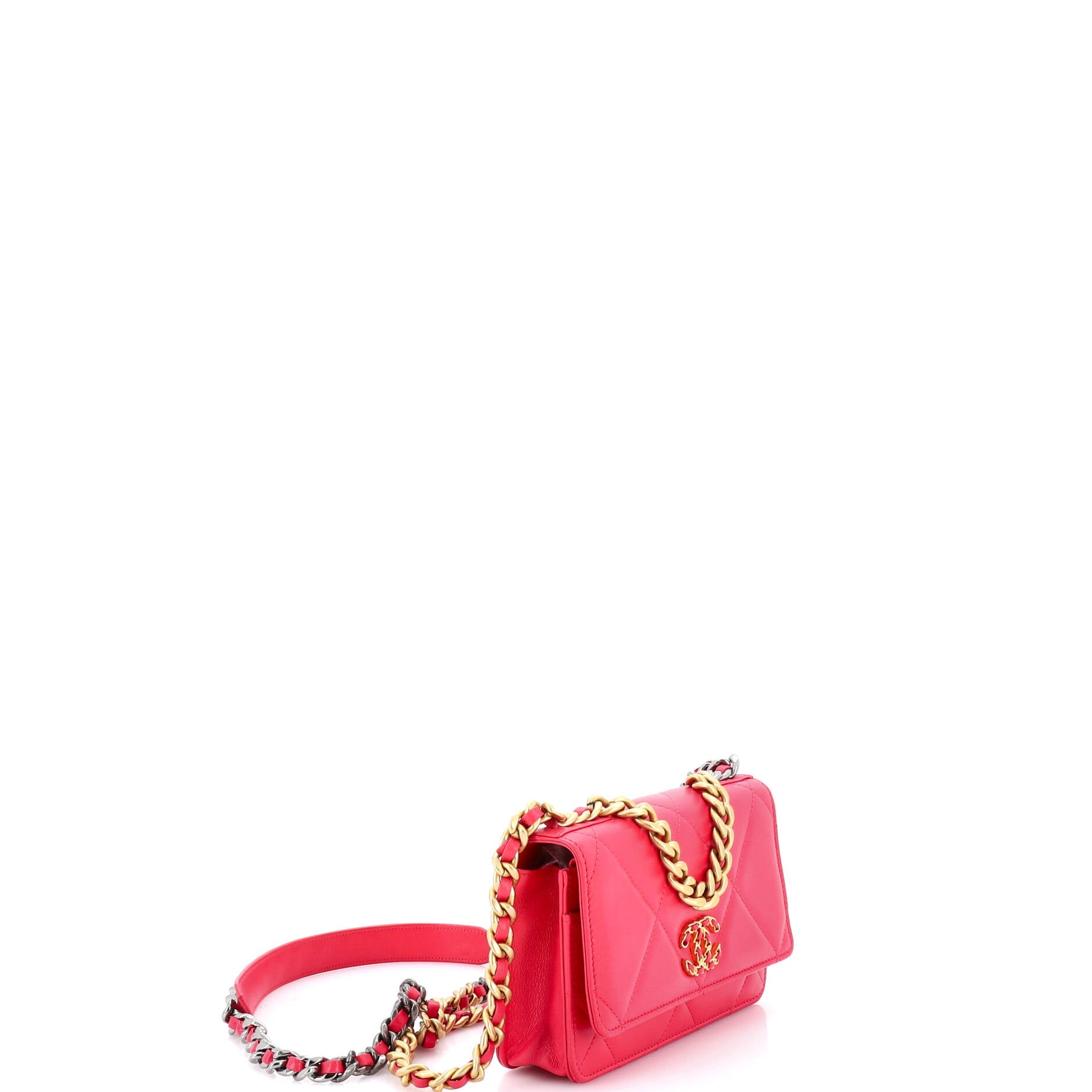 19 Wallet on Chain Quilted Goatskin