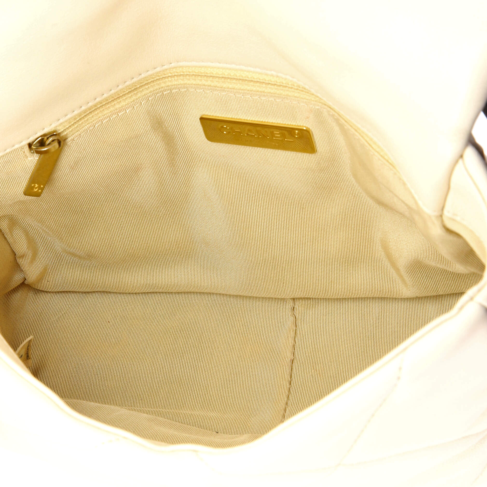 19 Flap Bag Quilted Leather Medium