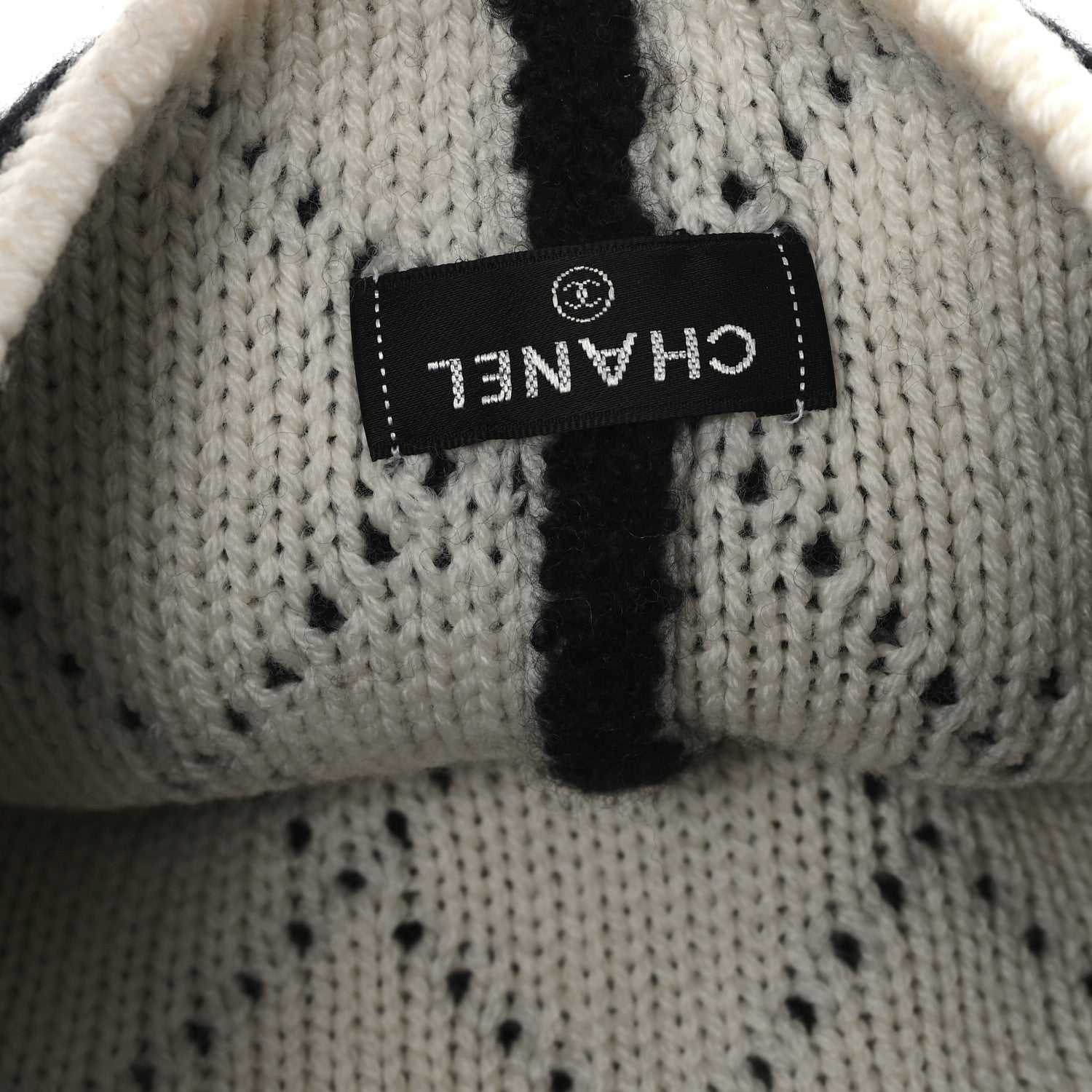 Cashmere Wool Silk Blend Logo Beanie Hat Black White