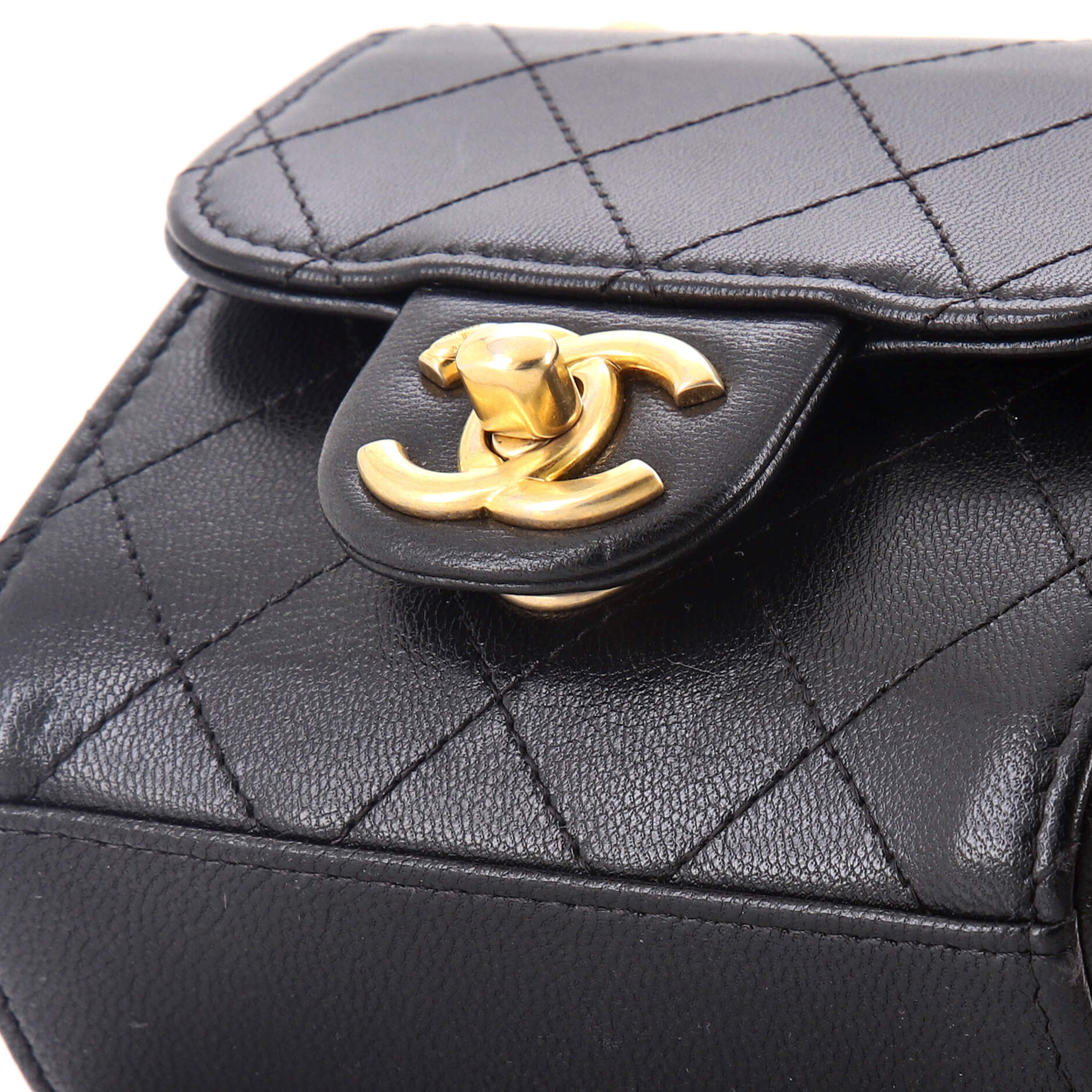 Chic Pearls Flap Clutch with Chain Quilted Goatskin Mini