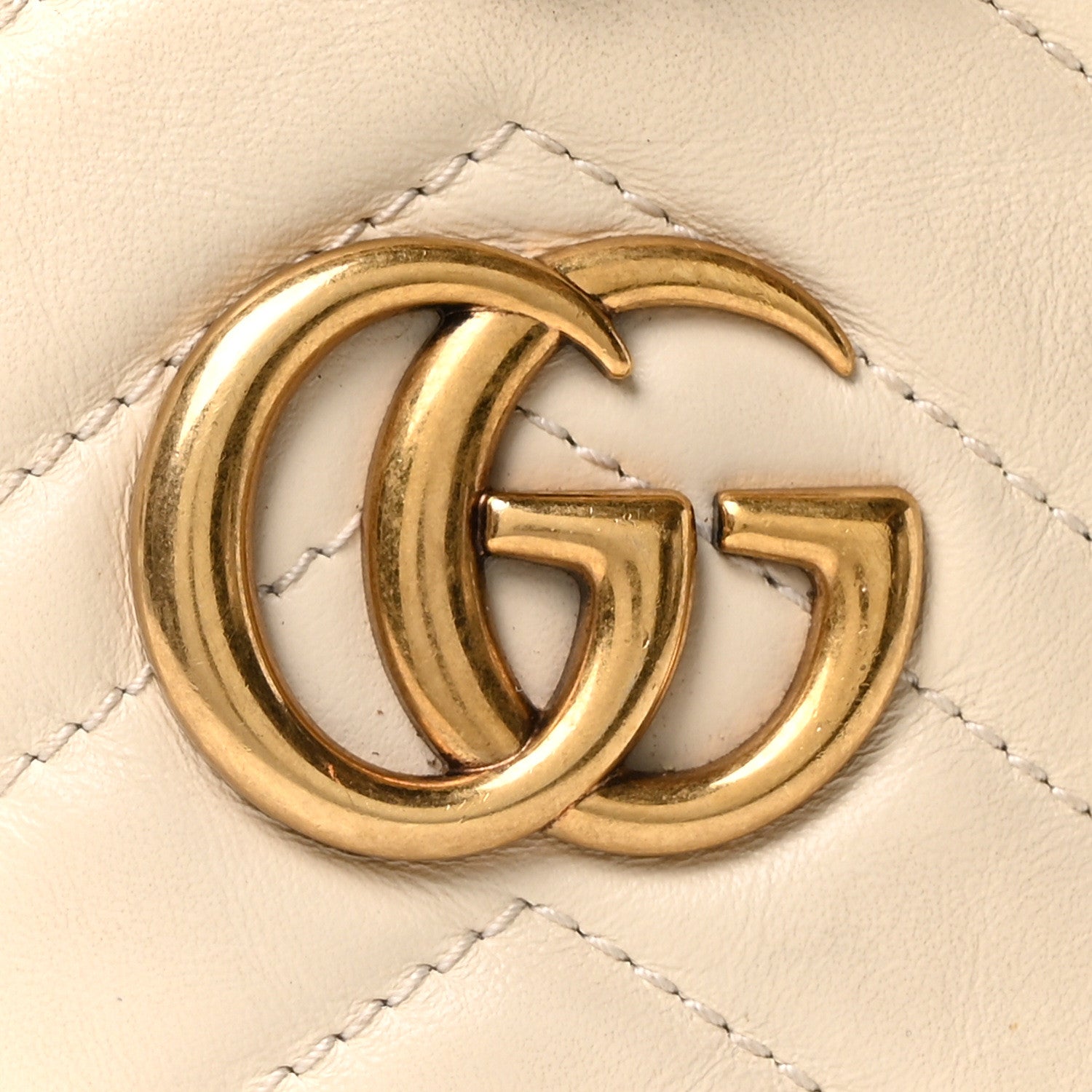 Calfskin Matelasse Mini GG Marmont 2.0 Bucket Bag White