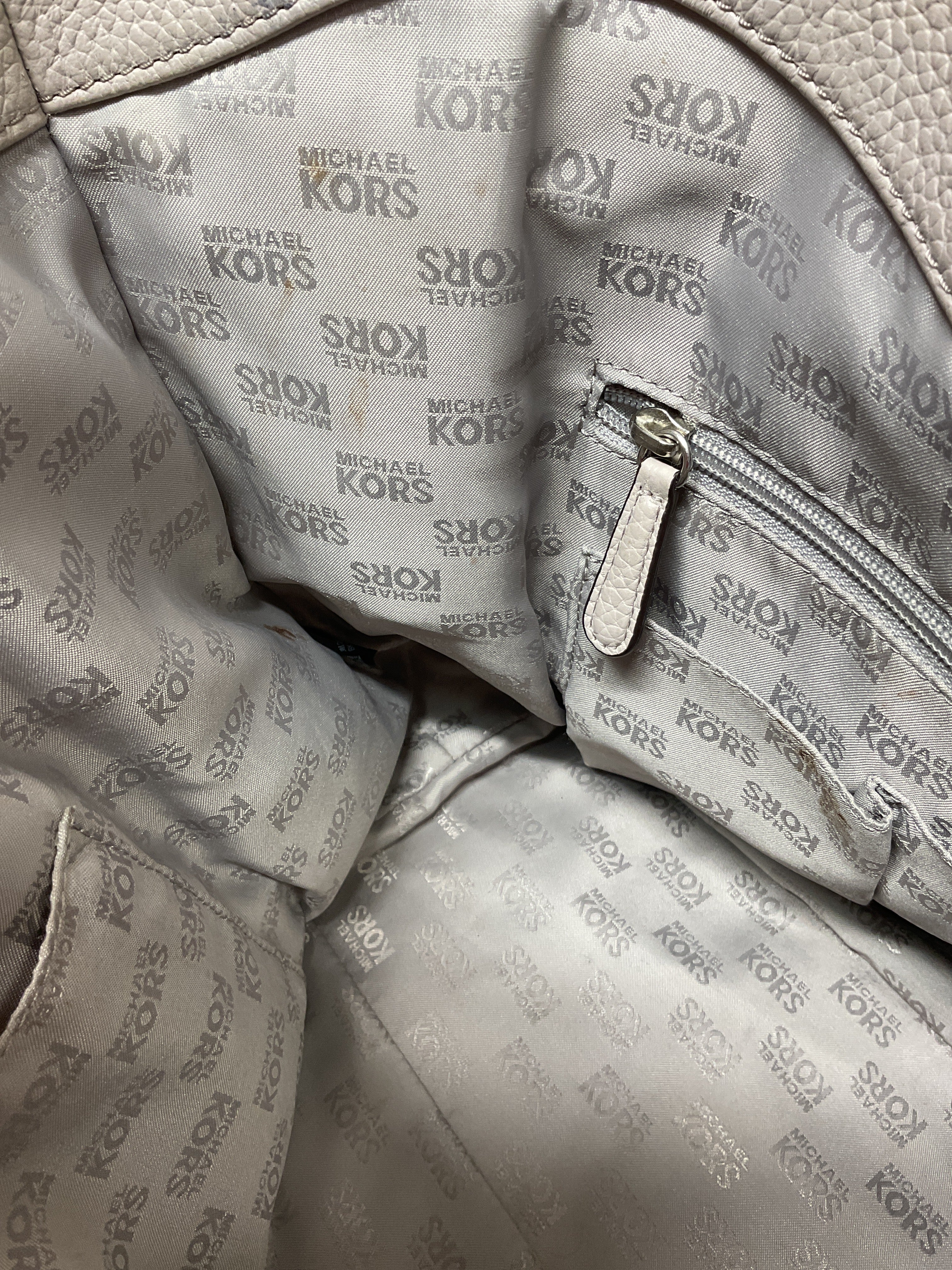 Handbag Designer By Michael Kors In Grey, Size:Large