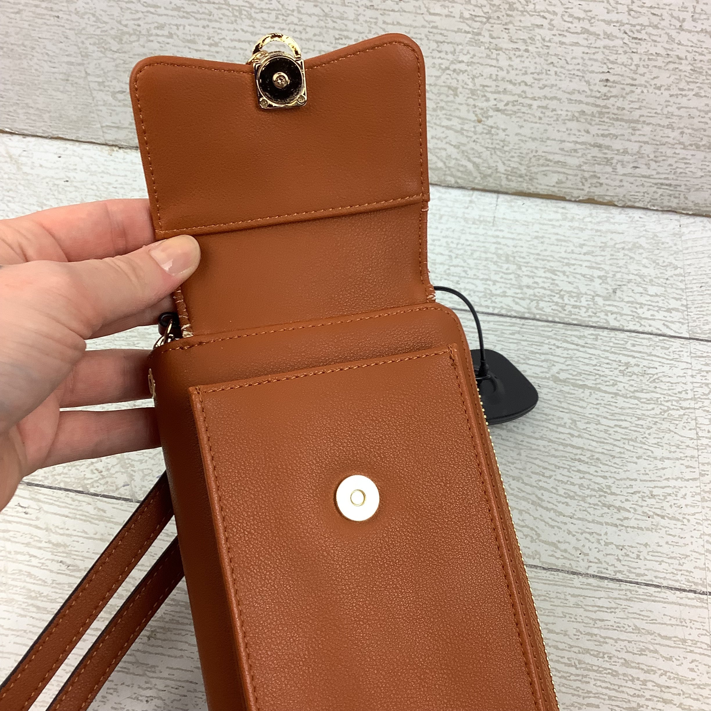 Crossbody By Clothes Mentor, Size: Small