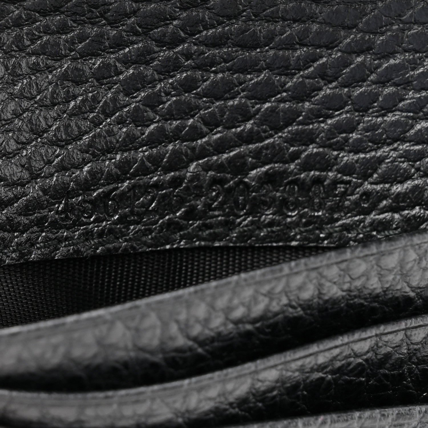 Pebbled Calfskin GG Marmont Card Case Black