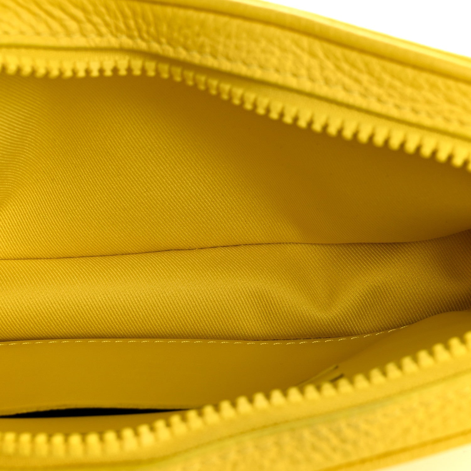 Taurillon Monogram Pochette Volga Yellow