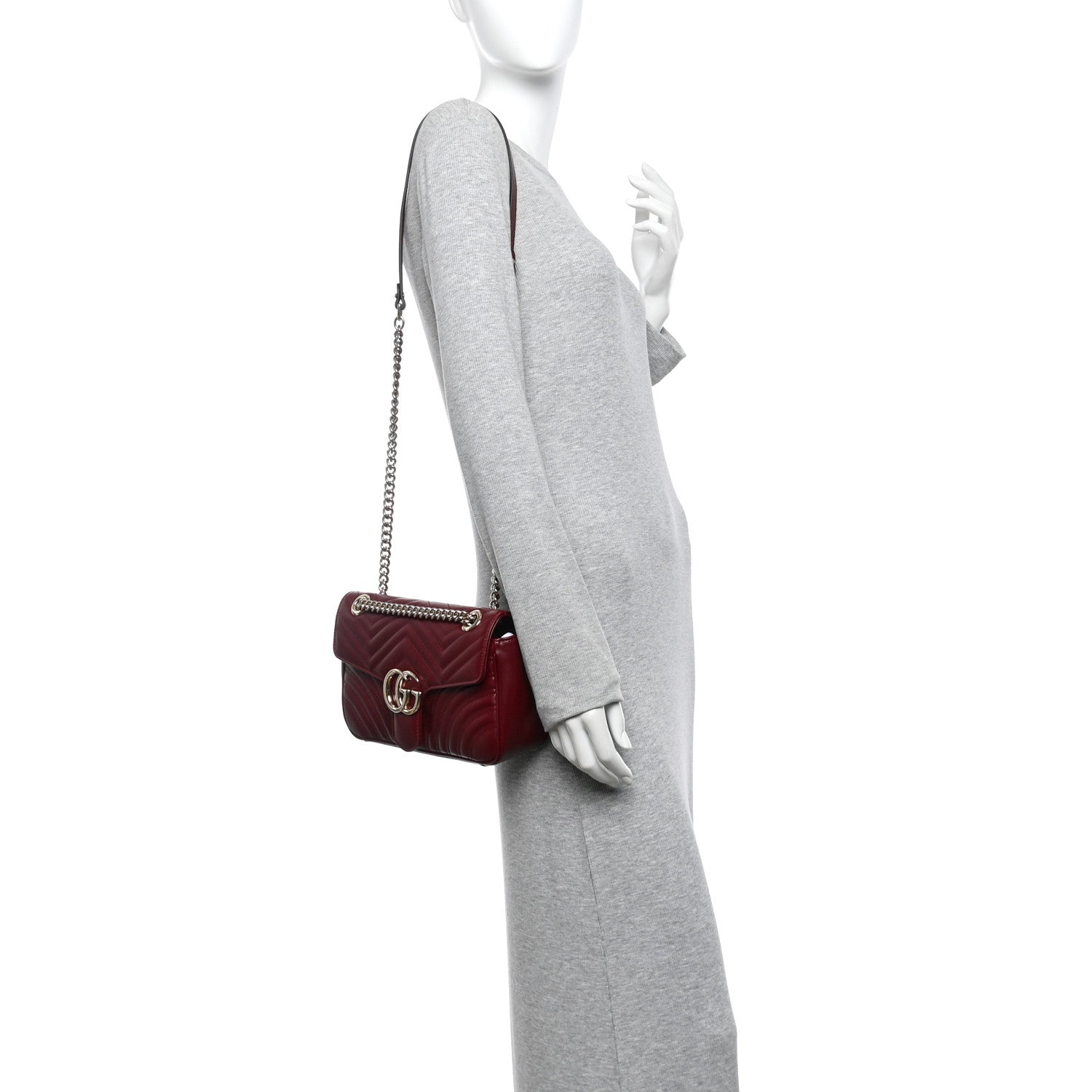 Calfskin Matelasse Medium GG Marmont Shoulder Bag Rosso Ancora Red