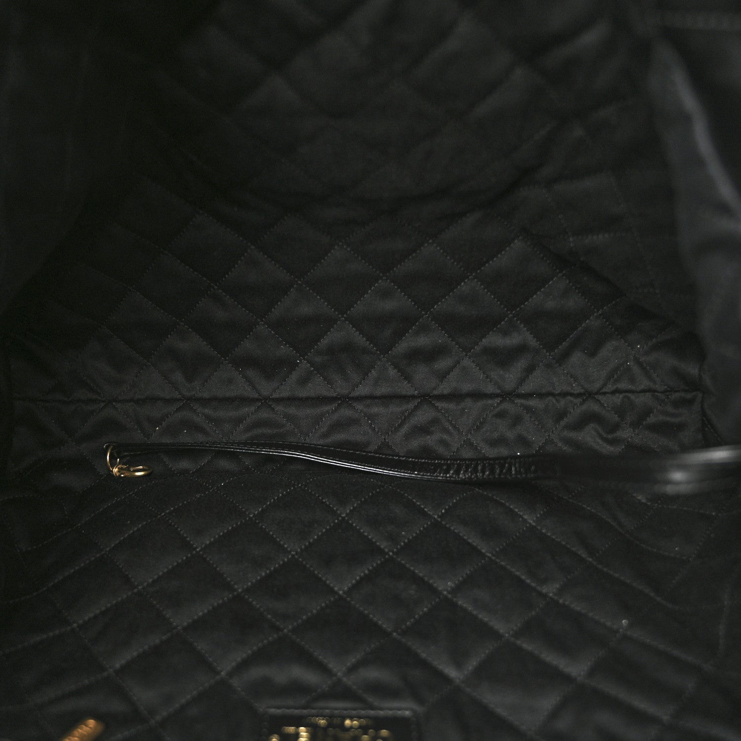 Shiny Calfskin Quilted Chanel 22 Black