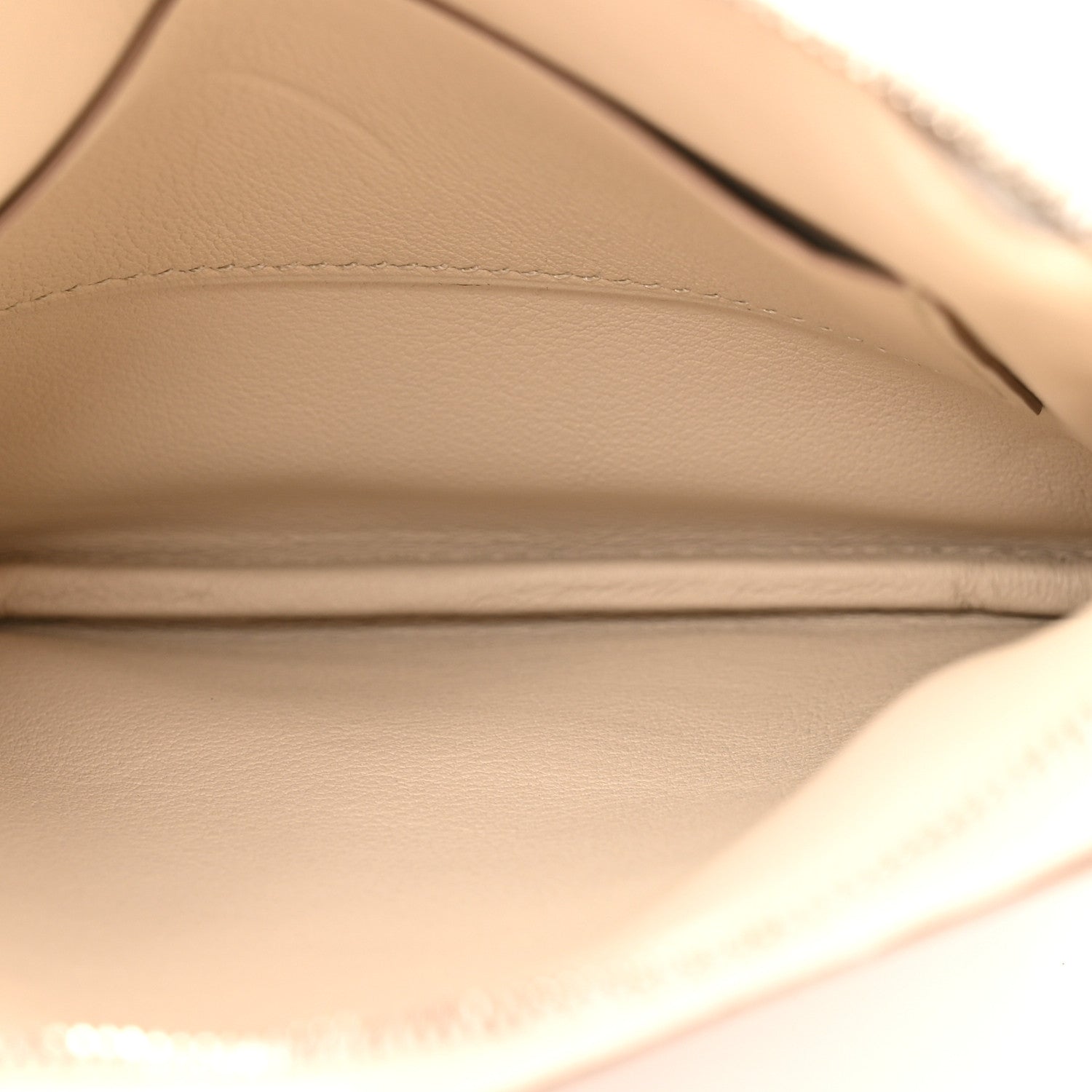 Swift Brides de Gala en Desordre Tattoo Carre Pocket Pouch Beton Anemone