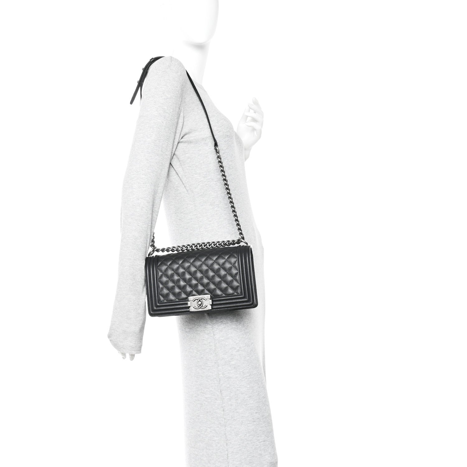 Caviar Quilted Medium Boy Flap Black