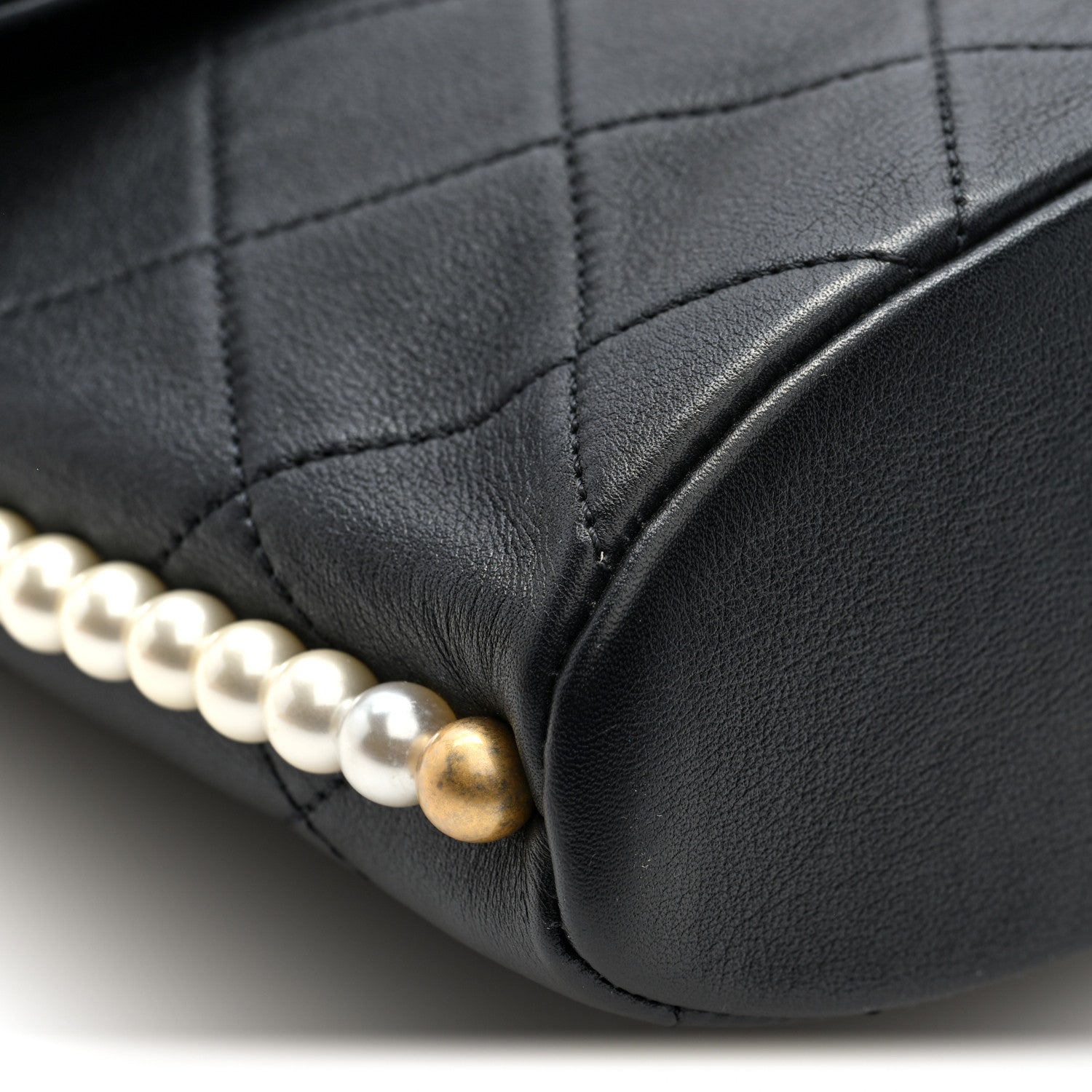 Calfskin Quilted Pearl Small About Pearls Hobo Bag Black