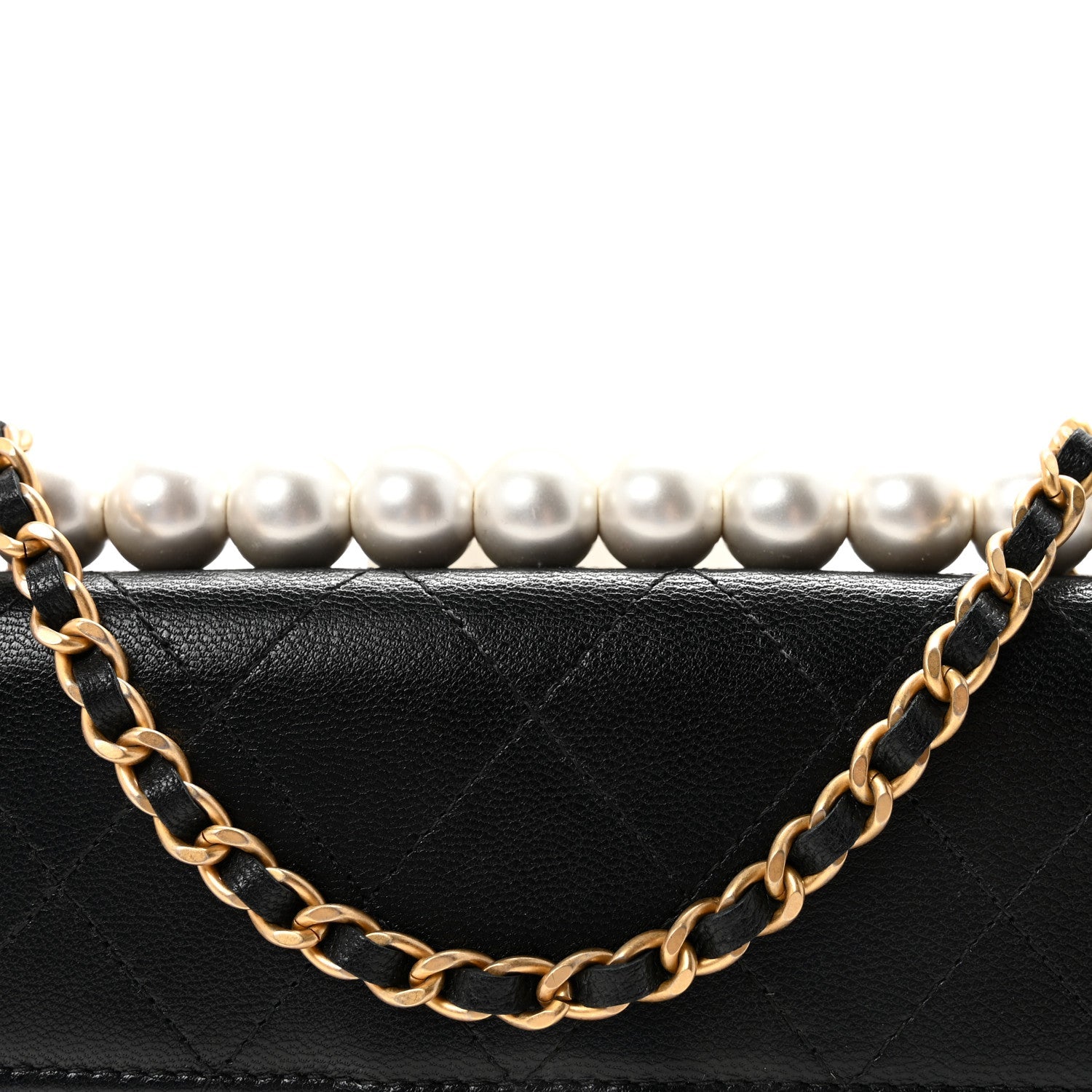 Goatskin Quilted Chic Pearls Clutch With Chain Black