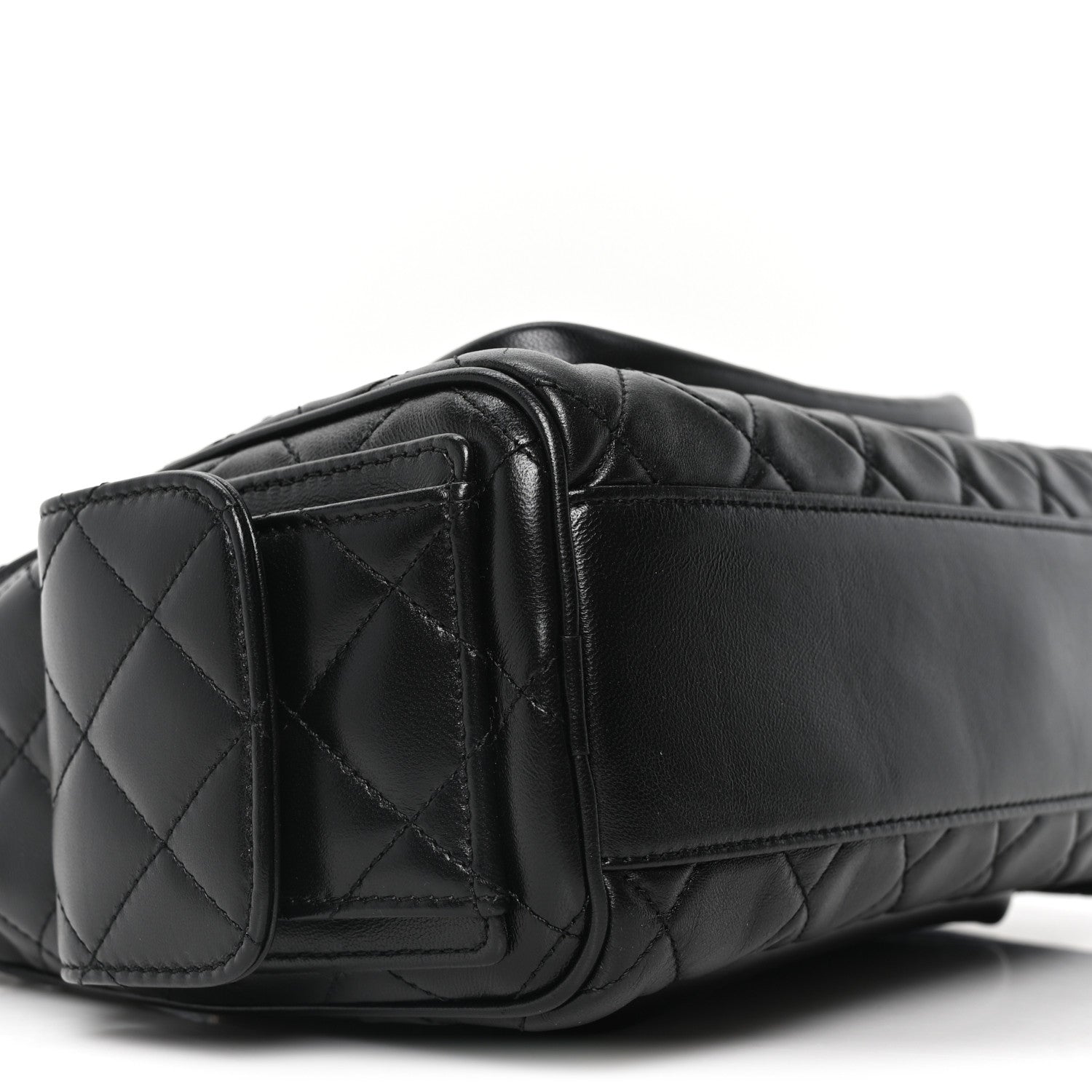 Shiny Crumpled Lambskin Quilted Medium Preppy Pocket Camera Case Black