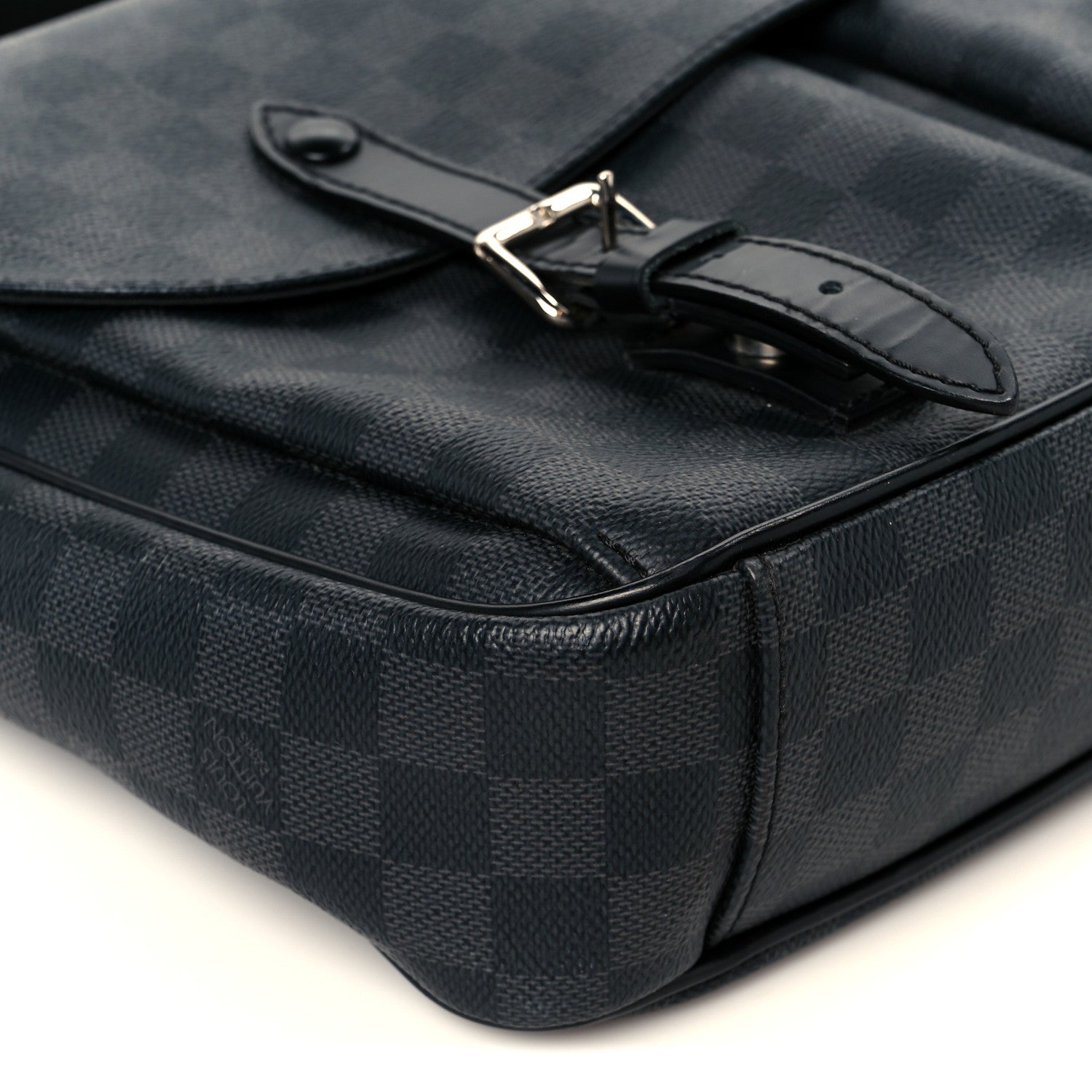 Damier Graphite Christopher Messenger Bag