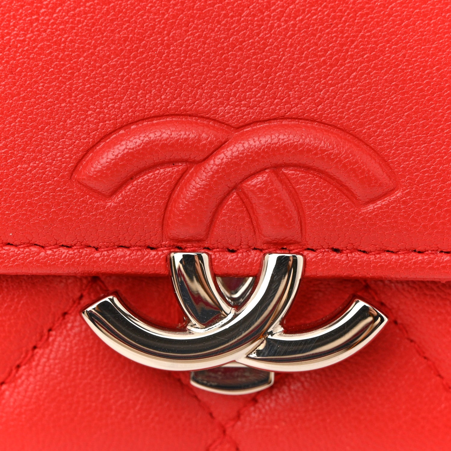 Grained Calfskin Quilted CC Box Wallet On Chain WOC Red