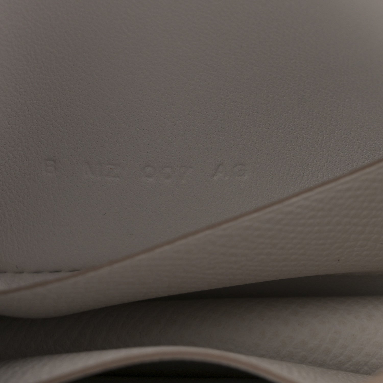 Epsom Constance Slim Wallet Craie