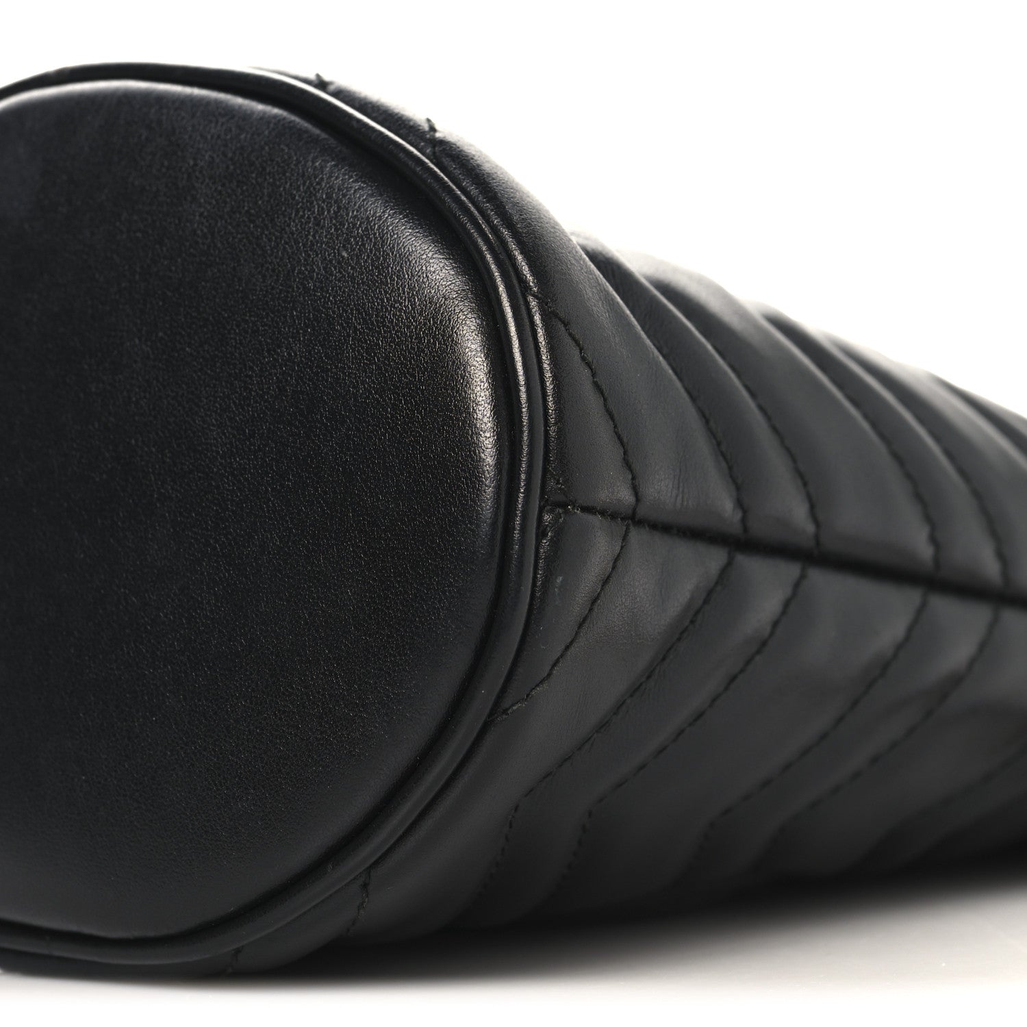 Calfskin Matelasse Mini GG Marmont 2.0 Bucket Bag Black