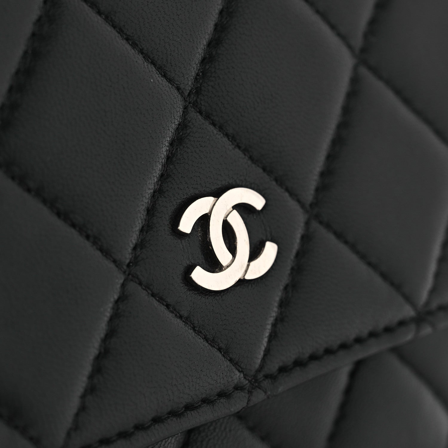 Lambskin Quilted Wallet On Chain WOC Black