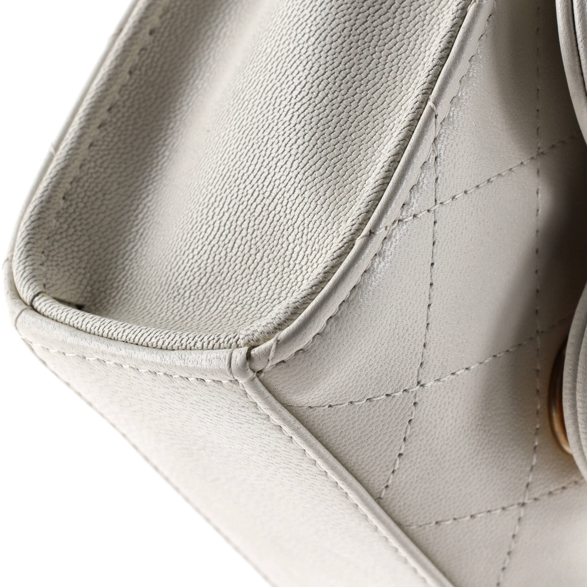 Chic Pearls Flap Clutch with Chain Quilted Goatskin Mini