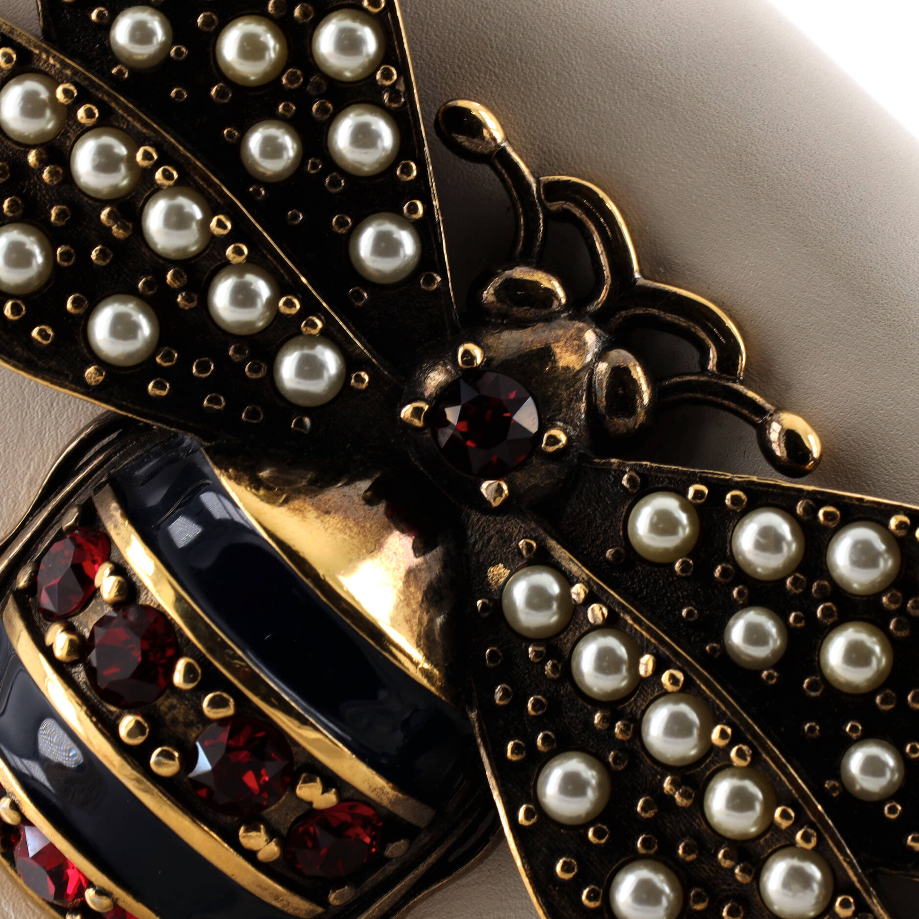 Broadway Pearly Bee Shoulder Bag Embellished Leather Mini
