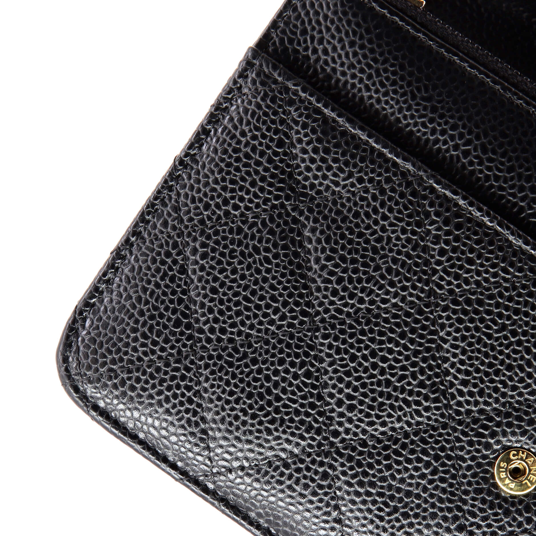 Wallet on Chain Quilted Caviar