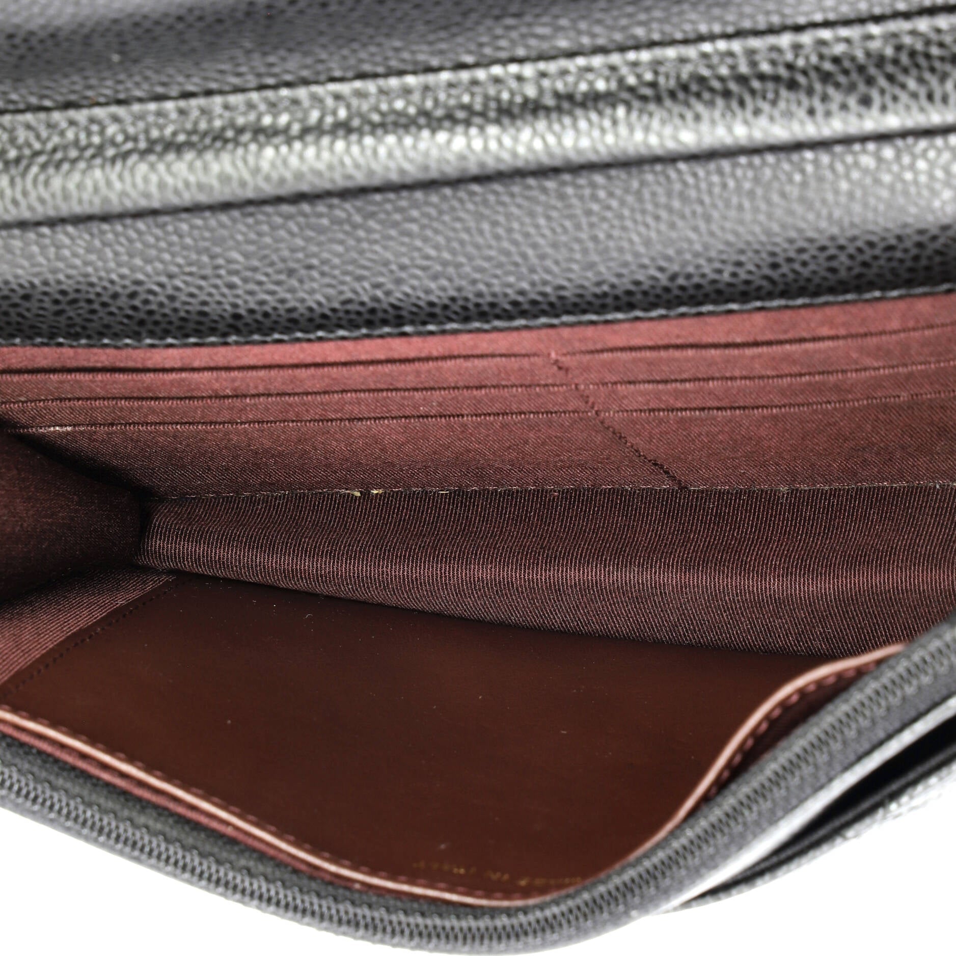 Wallet on Chain Quilted Caviar
