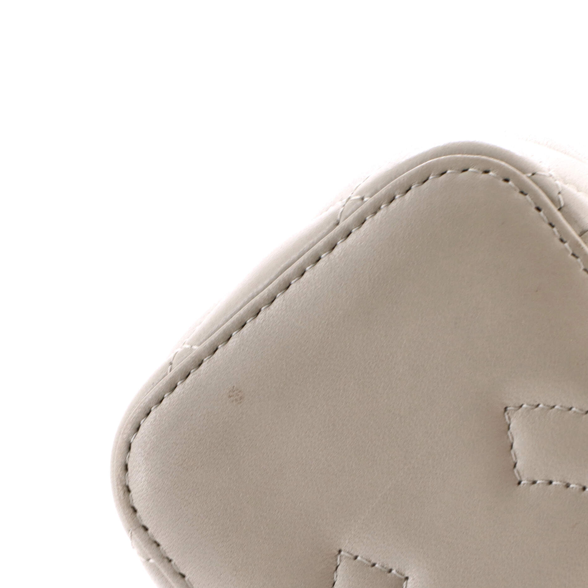 Trendy CC Top Handle Vanity Case with Chain Quilted Lambskin Small