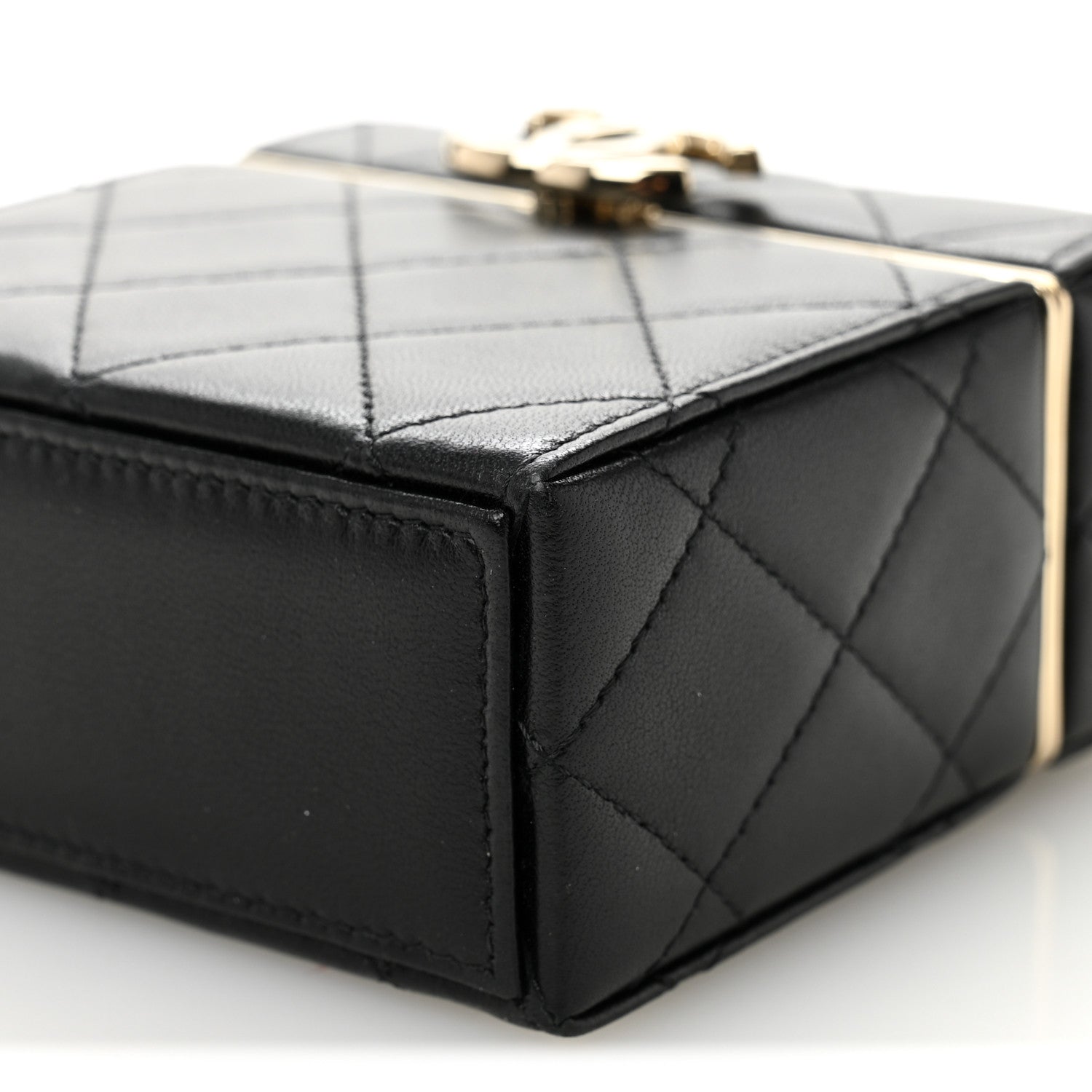 Lambskin Quilted Small Box With Chain Black