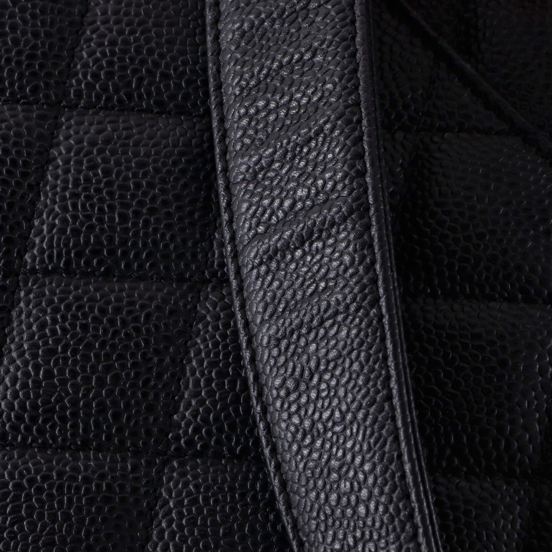 Grand Shopping Tote Quilted Caviar XL