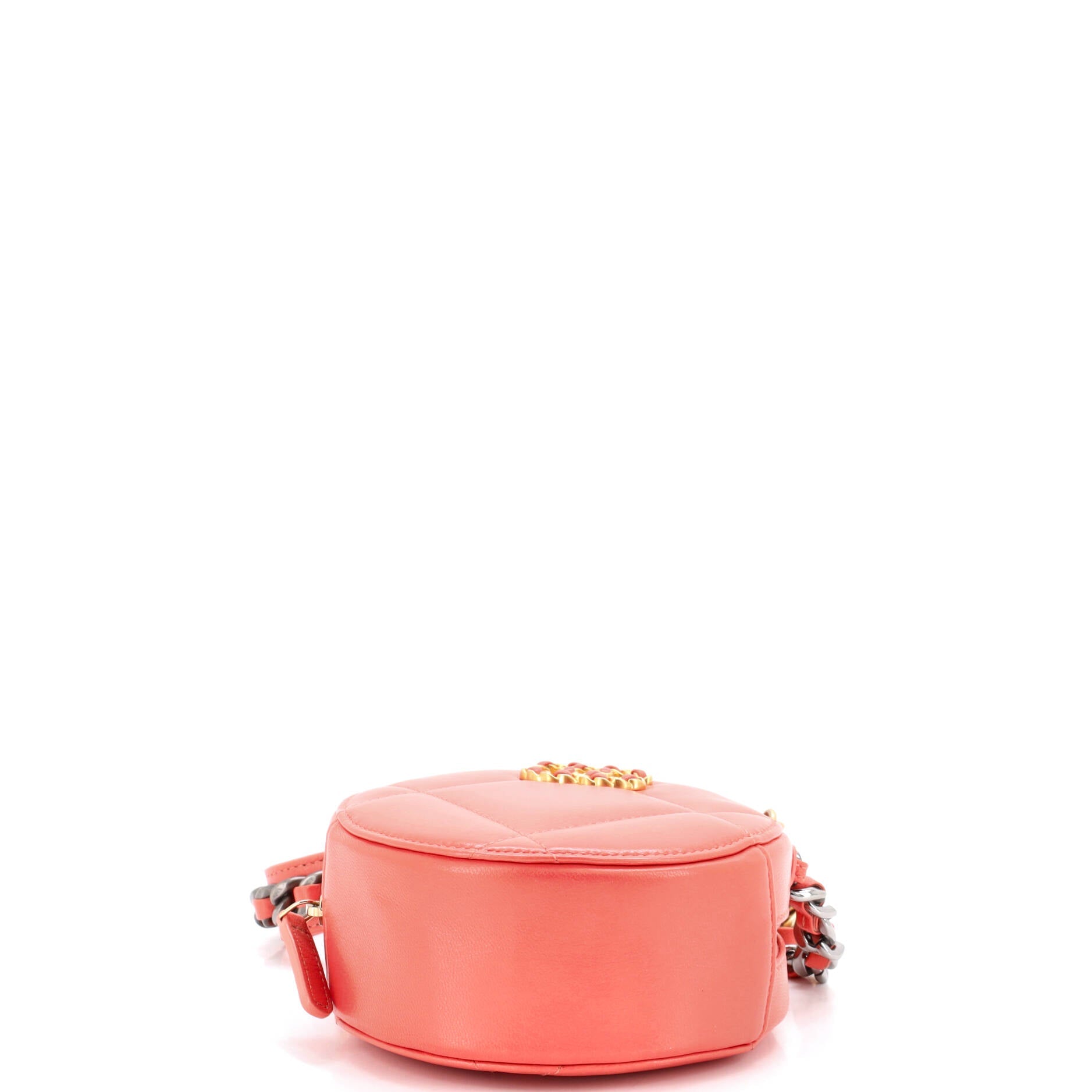 19 Round Clutch with Chain Quilted Leather