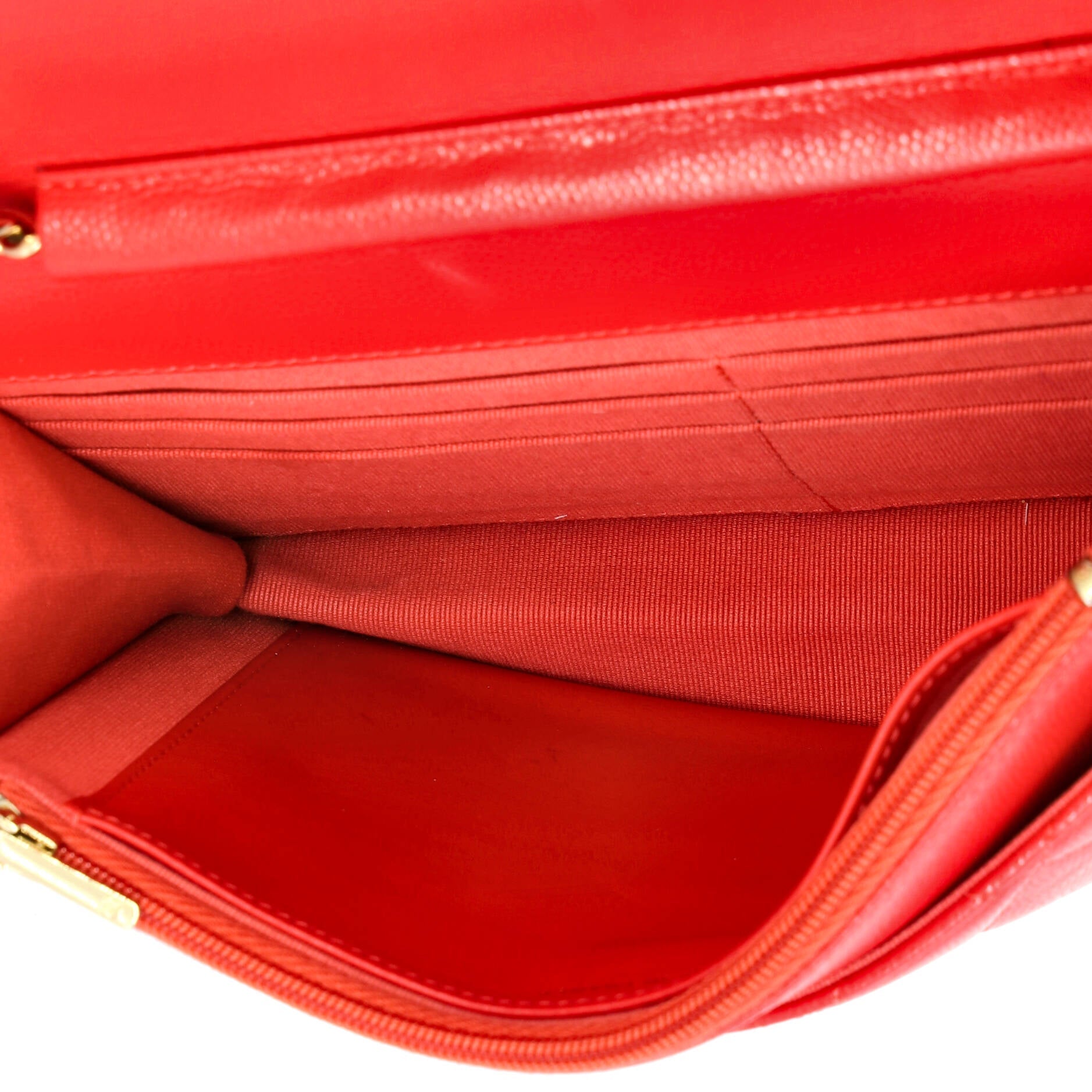 Wallet on Chain Quilted Caviar
