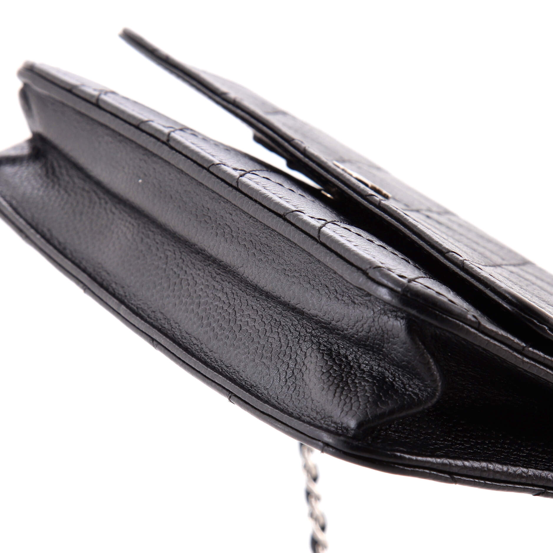 Wallet on Chain Quilted Caviar