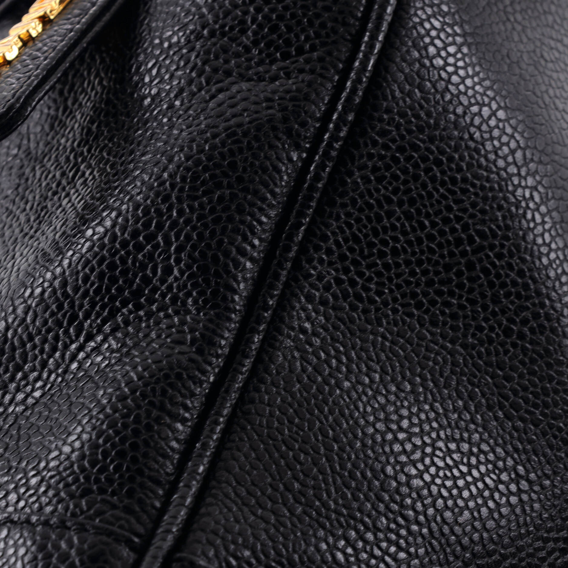 Vintage Stitched CC Shoulder Bag Caviar Medium
