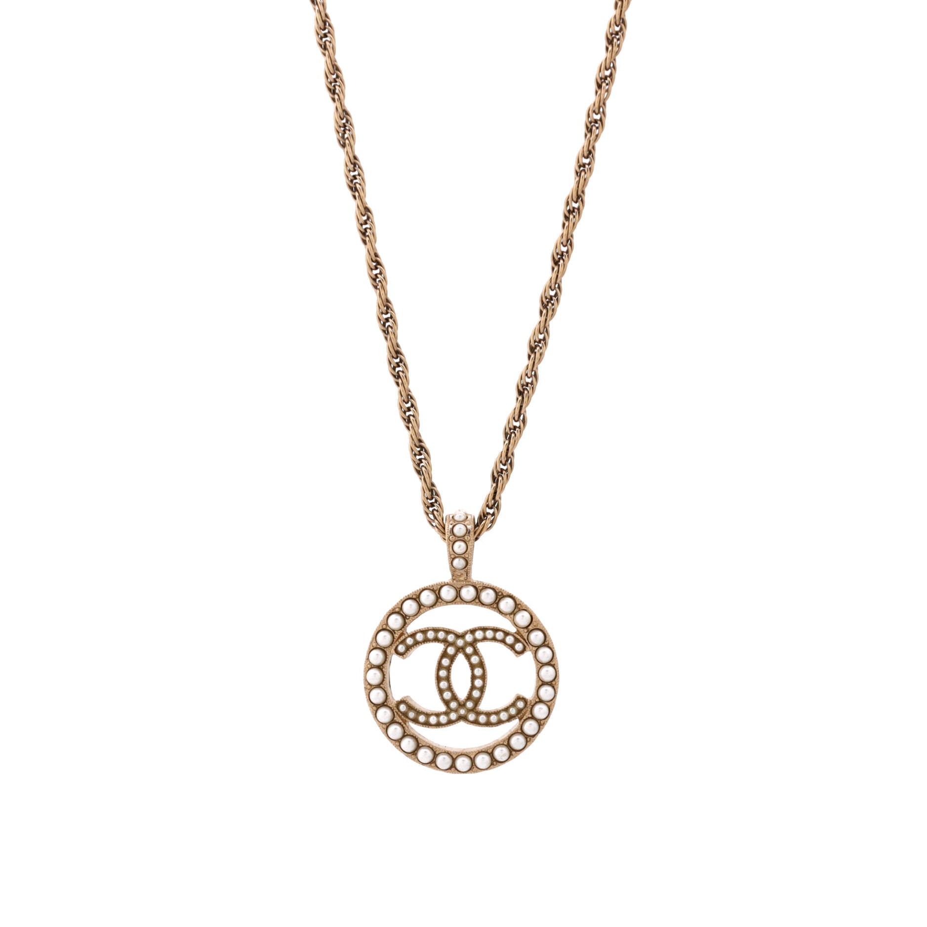 CC Round Pendant Necklace Metal with Faux Pearls