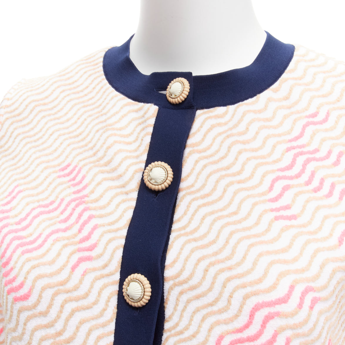 Women's Chanel applique logo twirl seashell button cropped cardigan